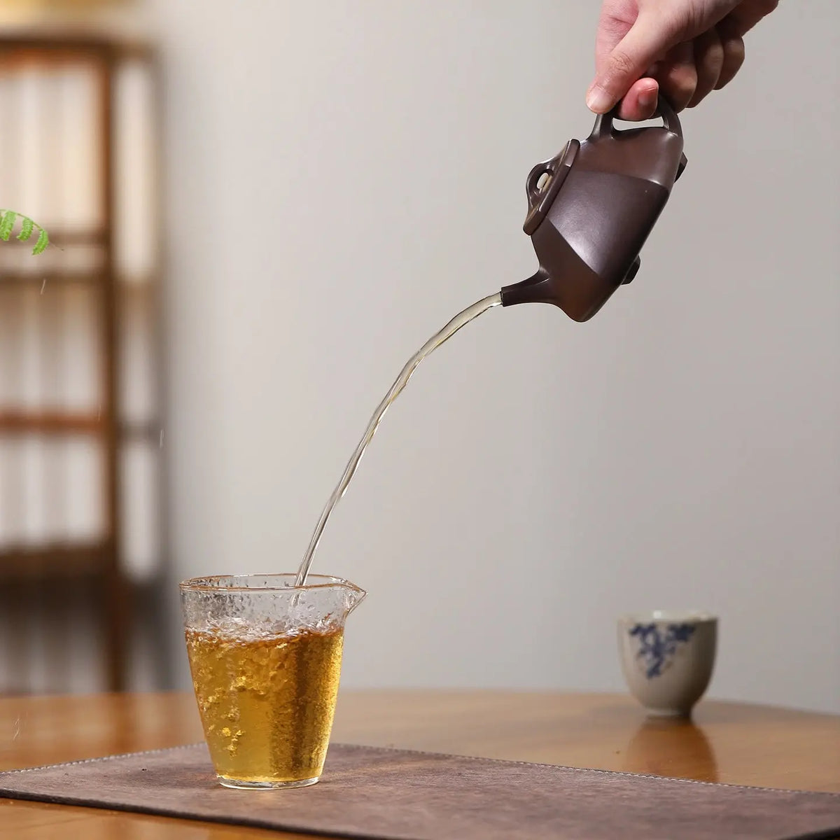 Liu Fang Shi Piao 180cc - Yixing Handmade Teapot 江苏宜兴