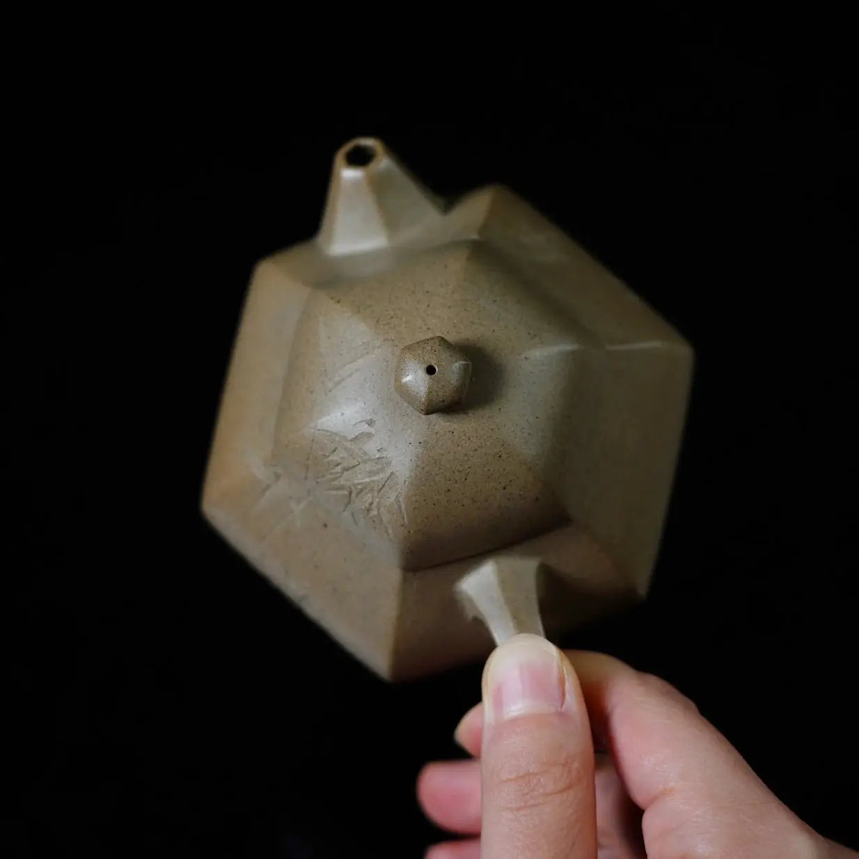 Liu Fang Wen Dan 200cc - Yixing Handmade Teapot 江苏宜兴