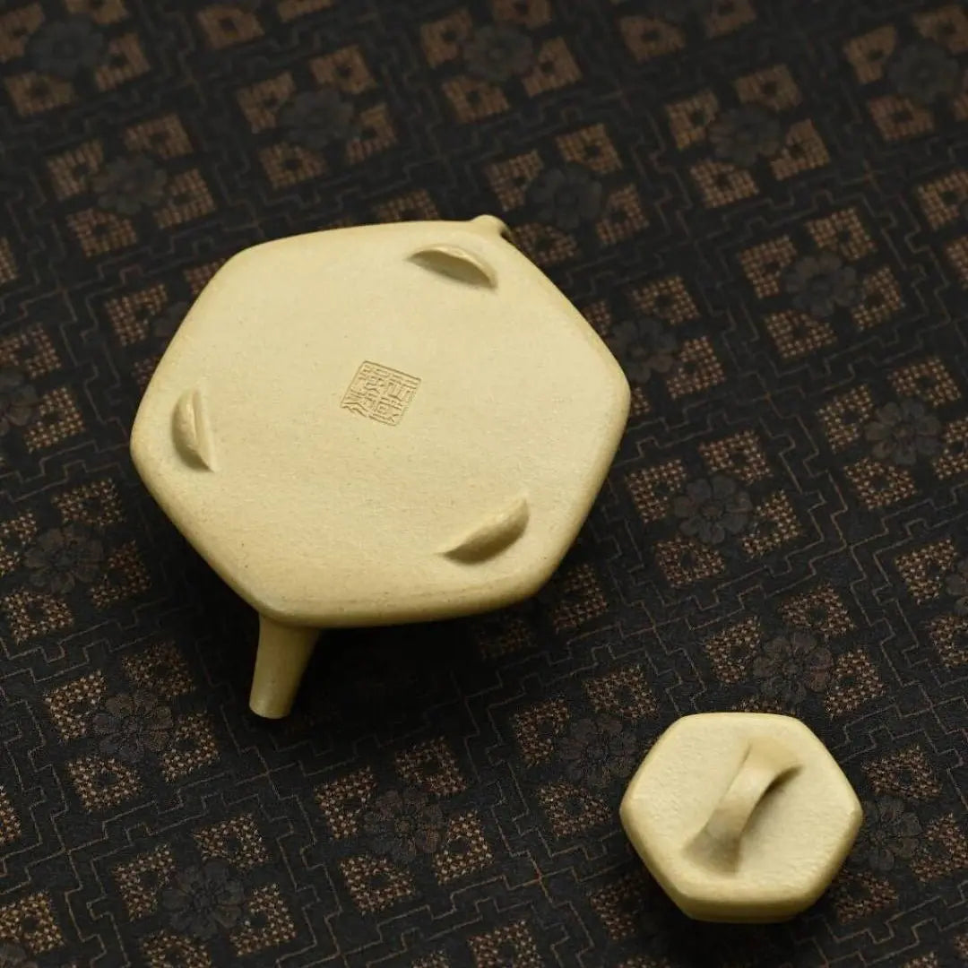Liu Fang Yun Piao 150cc - Yixing Handmade Teapot 江苏宜兴