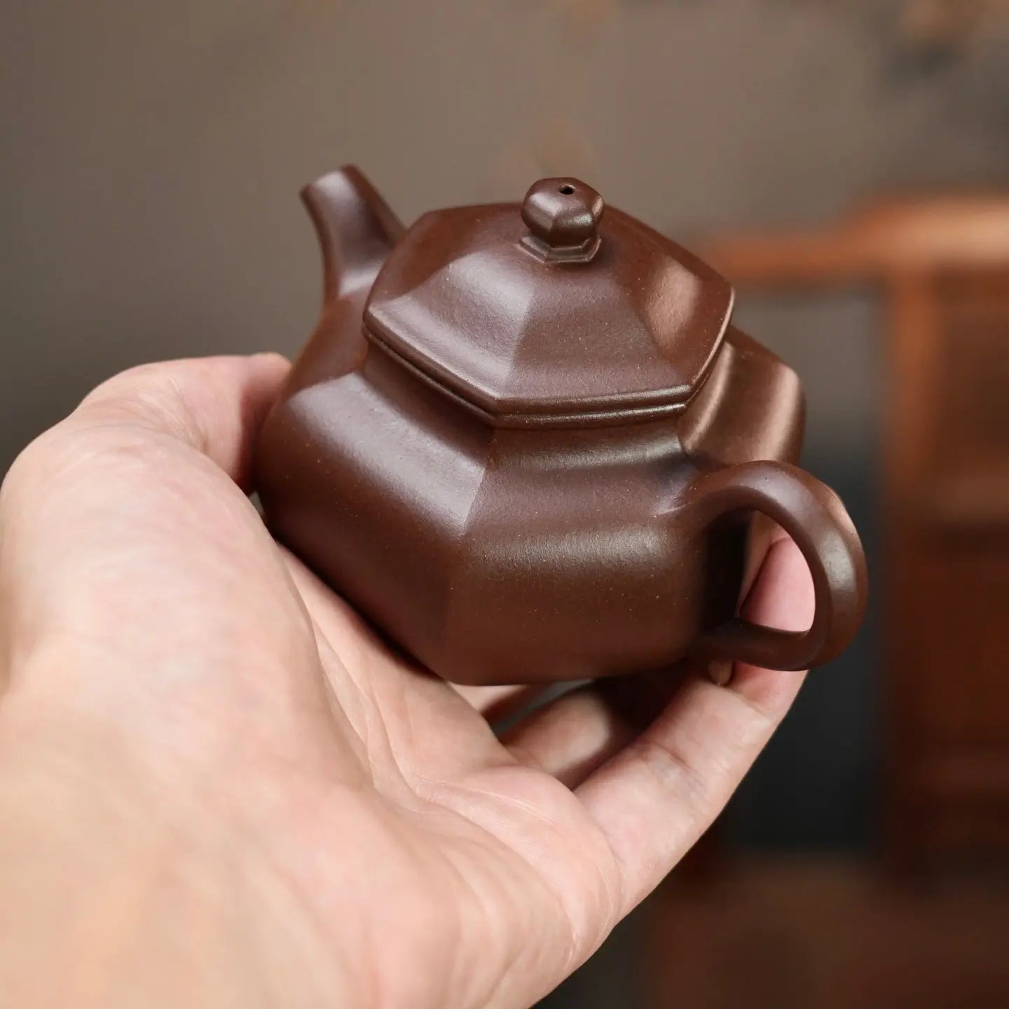 Liu Jiao Lian Zi 150cc - Yixing Handmade Teapot 江苏宜兴