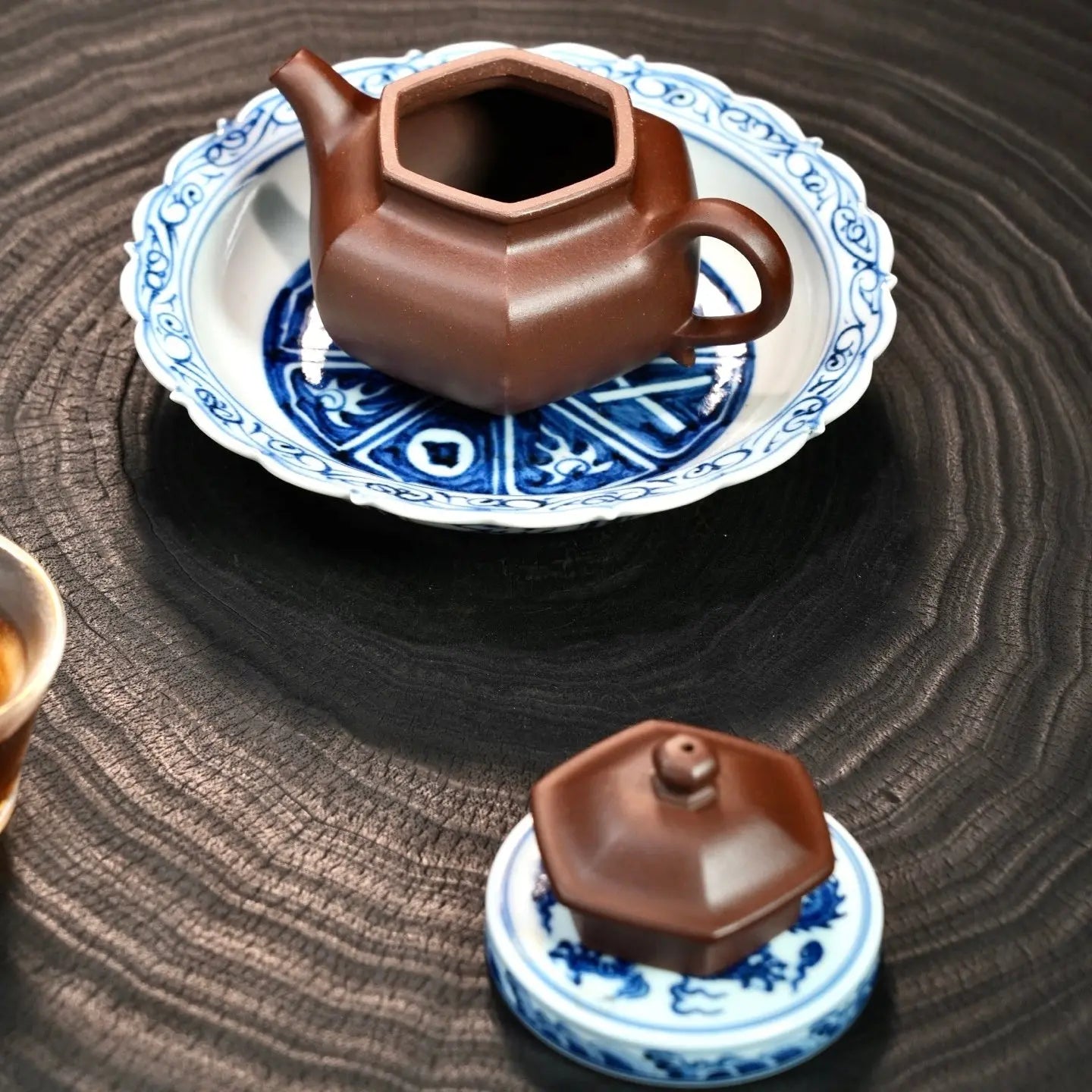 Liu Jiao Lian Zi 150cc - Yixing Handmade Teapot 江苏宜兴