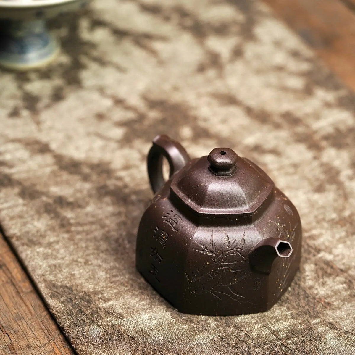 Liu Ling Wen Ren 160cc - Yixing Handmade Teapot 江苏宜兴