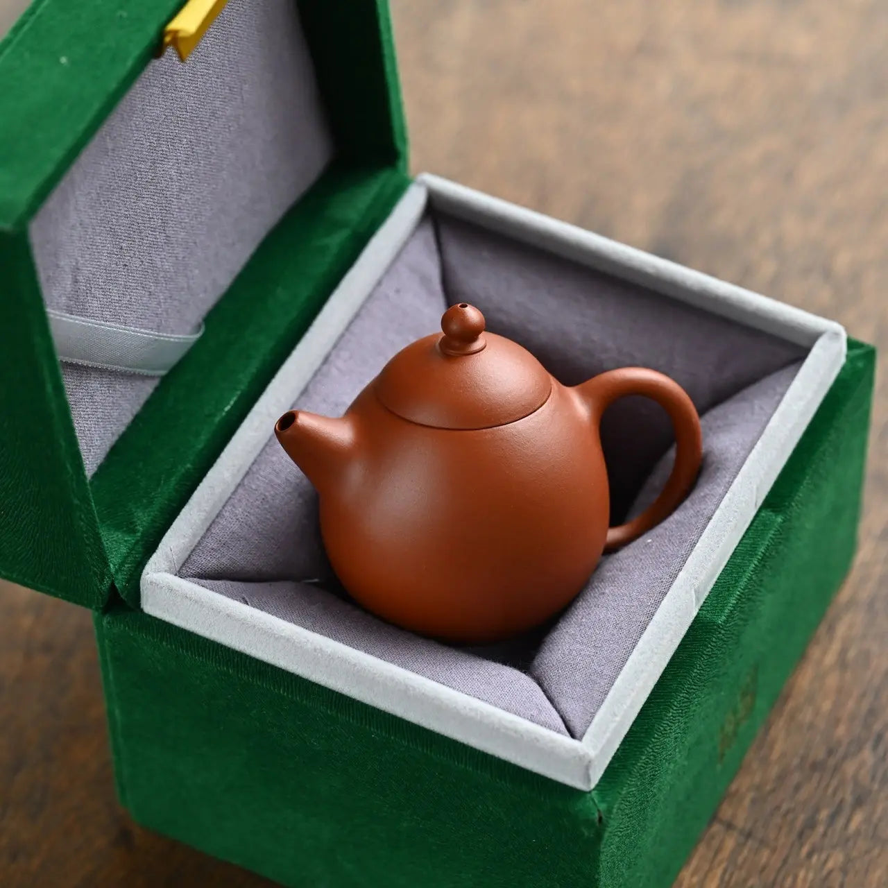 Long Dan 120cc - Yixing Handmade Teapot 江苏宜兴