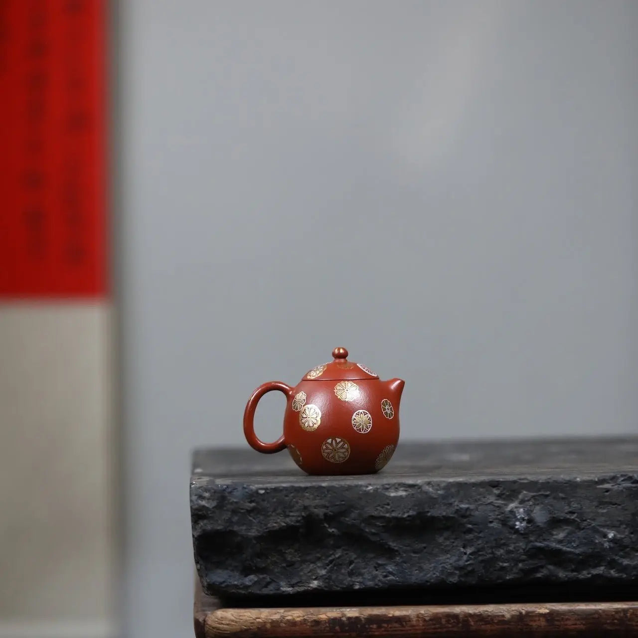 Long Dan 130cc - Yixing Handmade Teapot 江苏宜兴