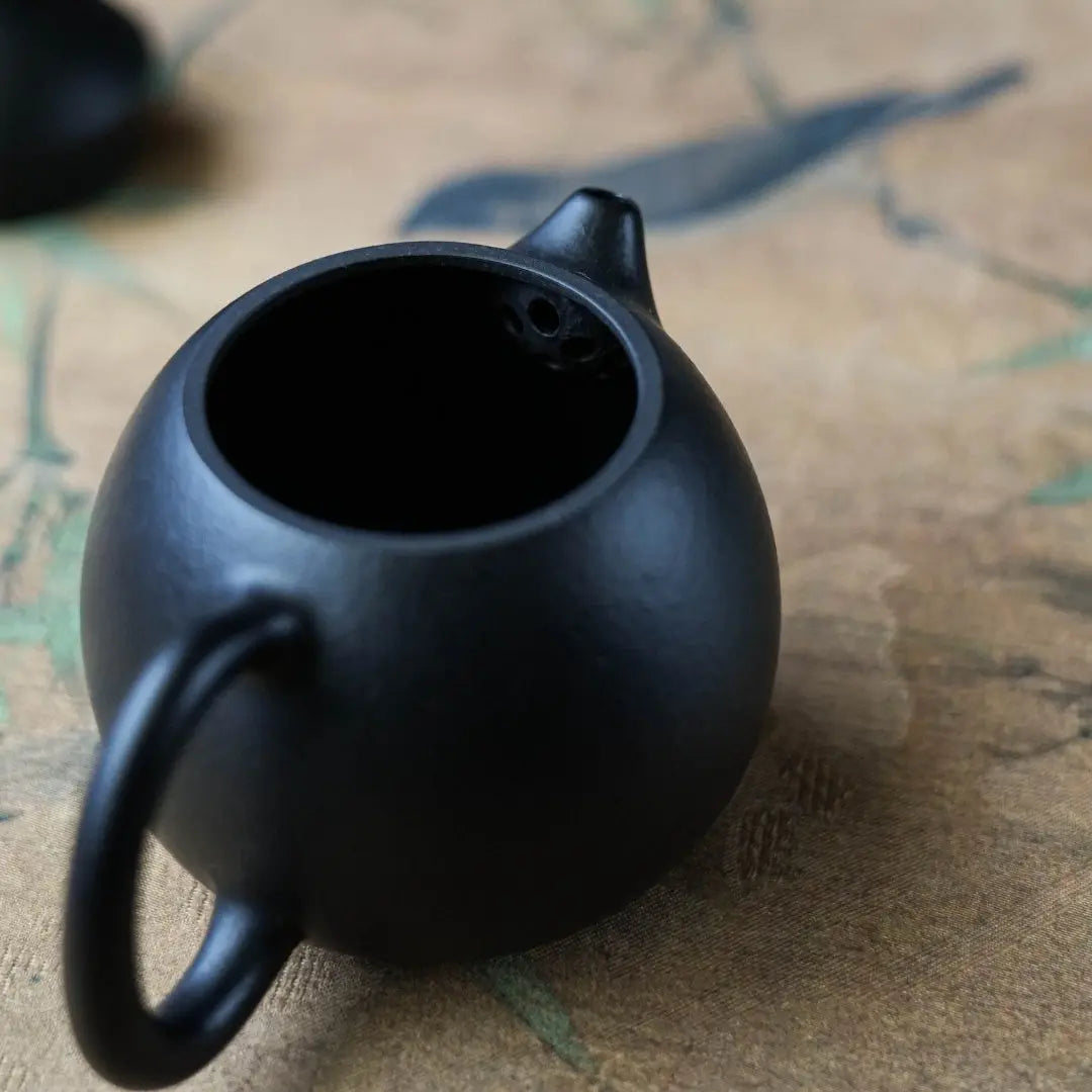 Long Dan 90cc - Yixing Handmade Teapot 江苏宜兴