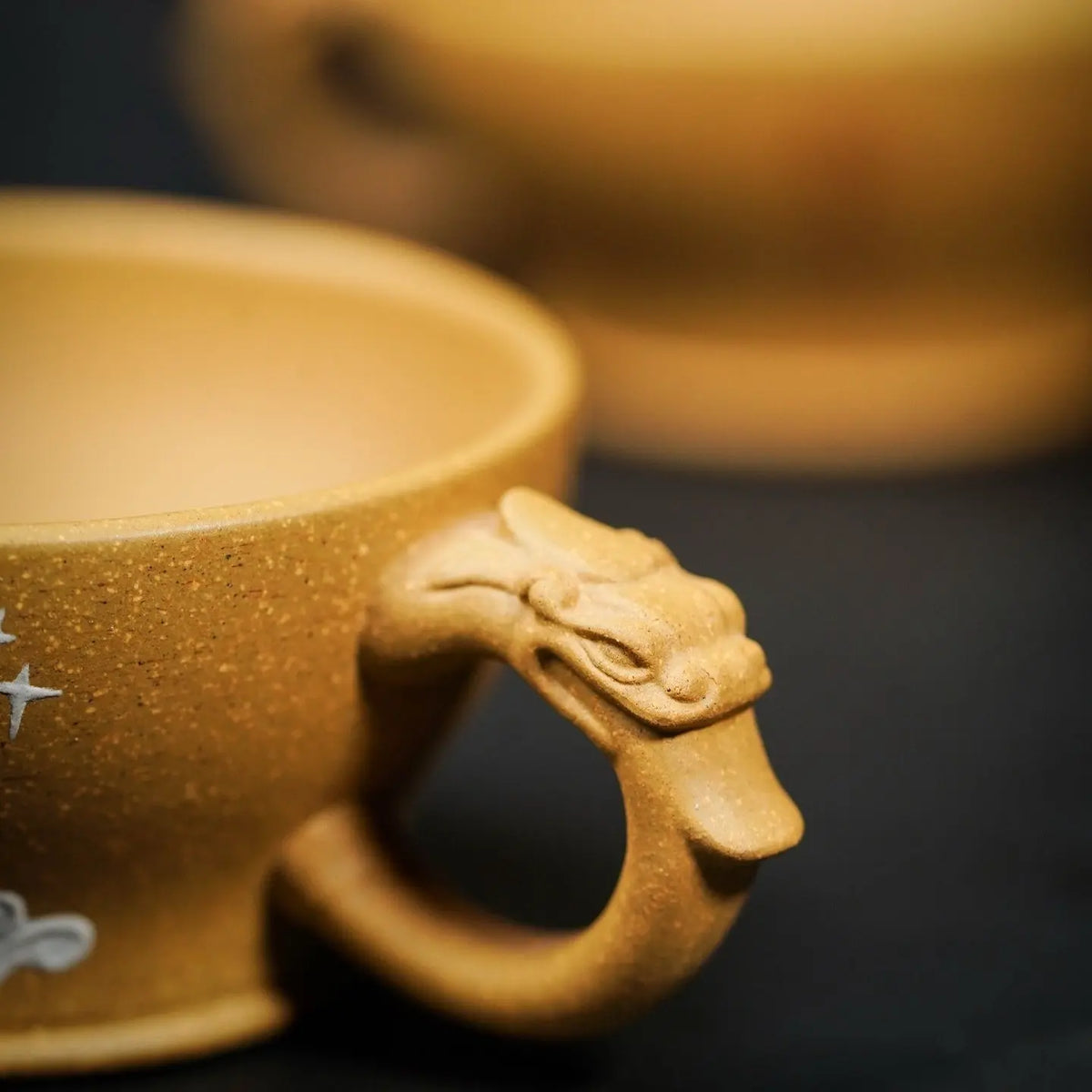 Long Hu Xiang Bian 70cc - Yixing Handmade Teacup 江苏宜兴