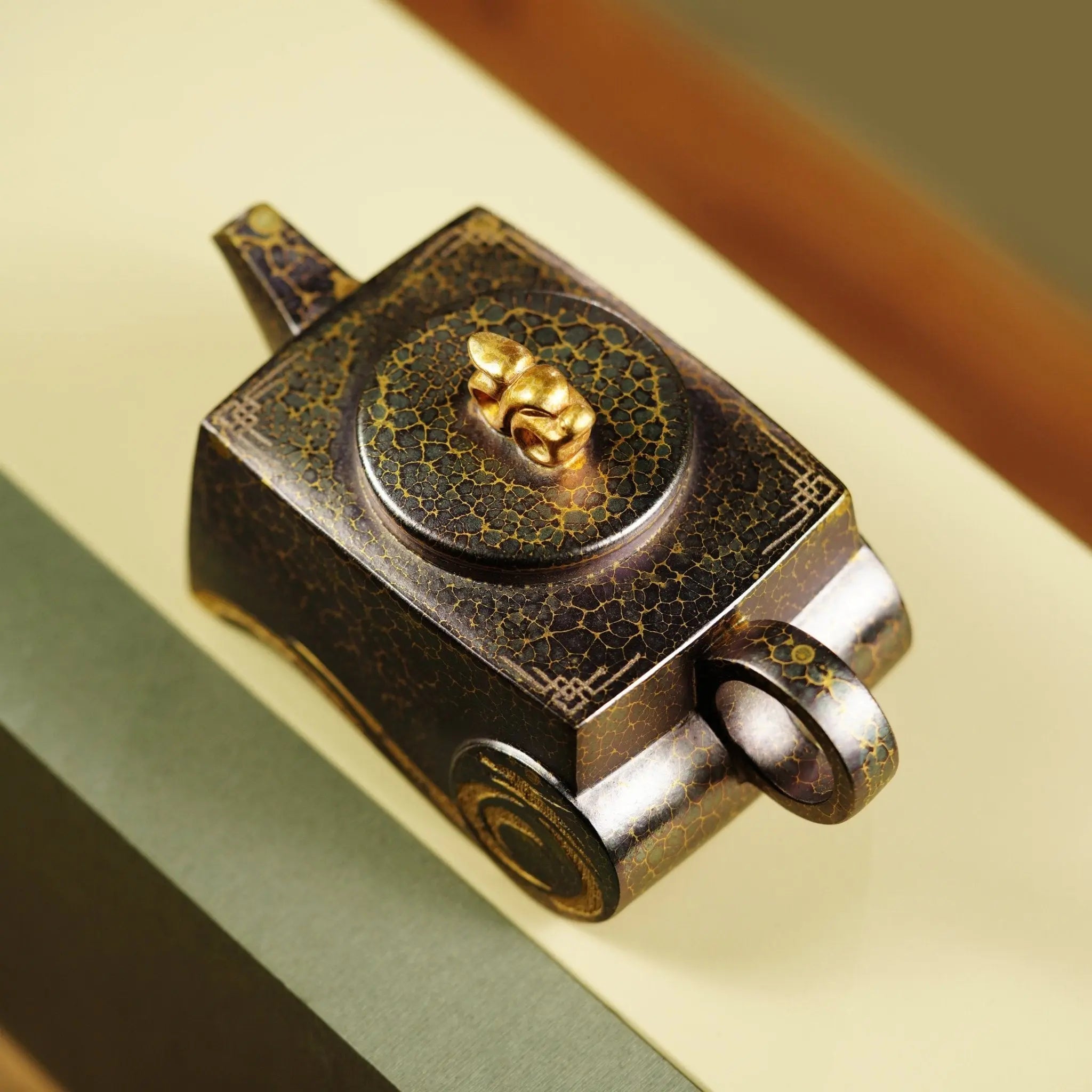 Long Teng Sheng Shi 280cc - Yixing Handmade Teapot 江苏宜兴