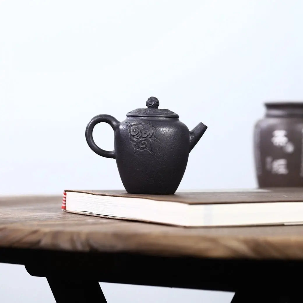 Long Teng Yun Ji 140cc - Yixing Handmade Teapot 江苏宜兴