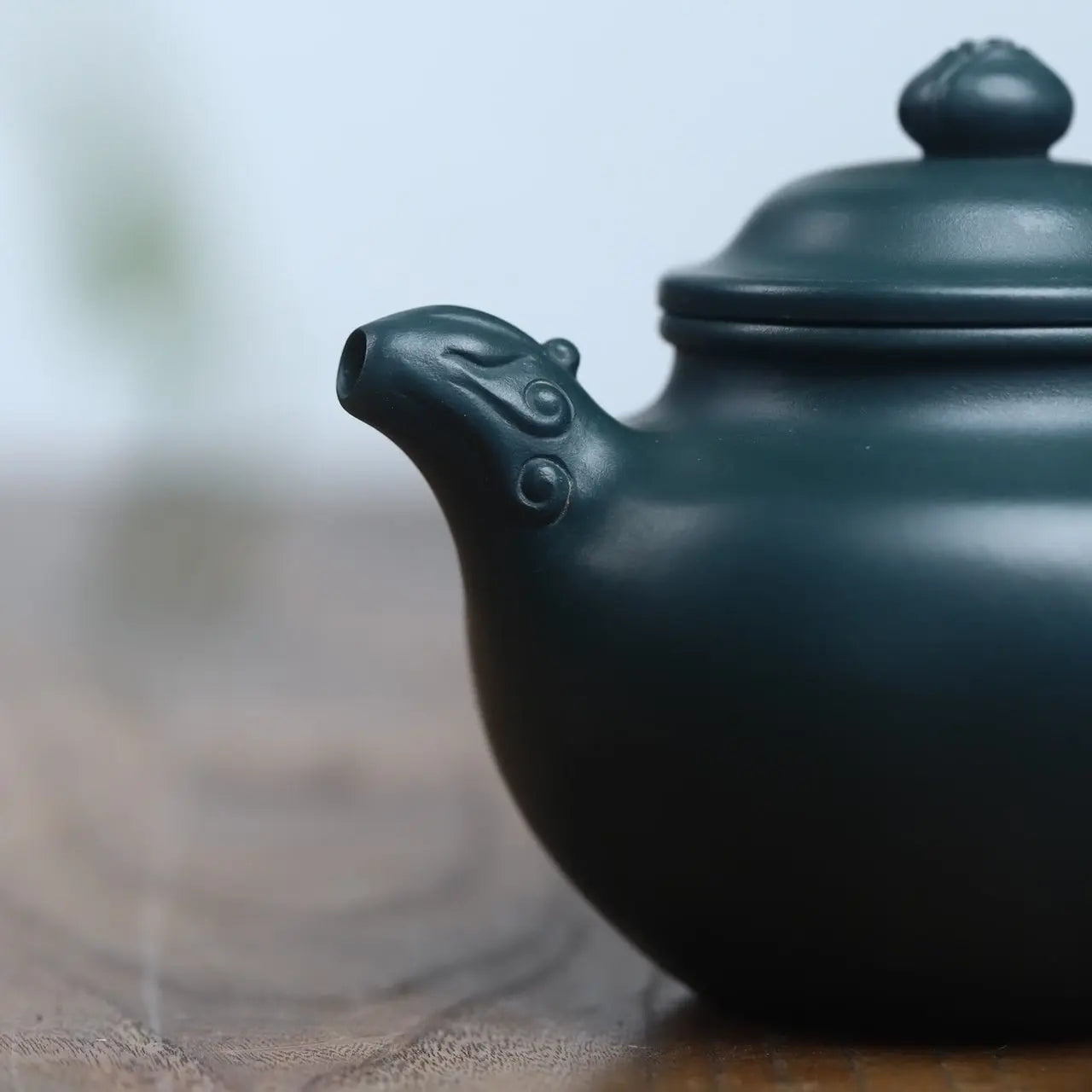 Long Wen Lian Zi 260cc - Yixing Handmade Teapot 江苏宜兴