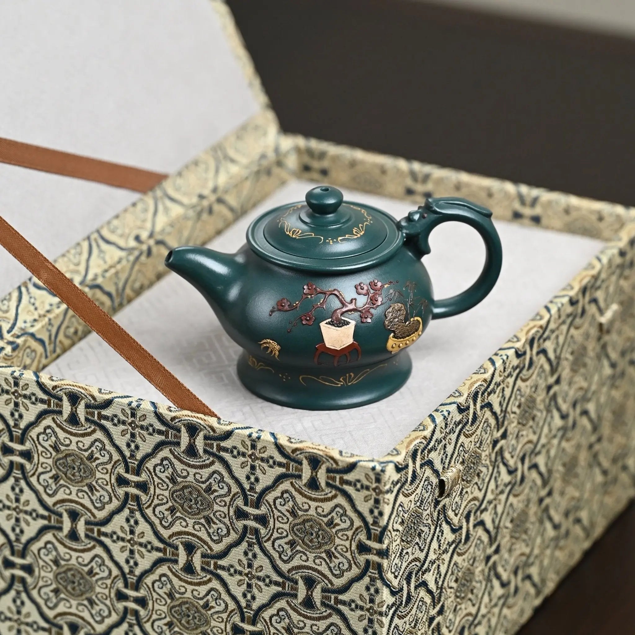 Long Yin 150cc - Yixing Handmade Teapot 江苏宜兴