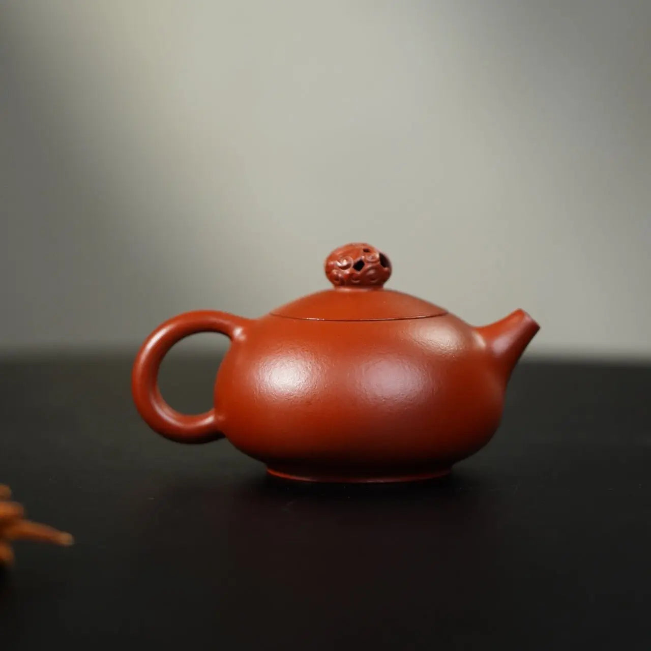 Long Zhu Yu Ru 150cc - Yixing Handmade Teapot 江苏宜兴