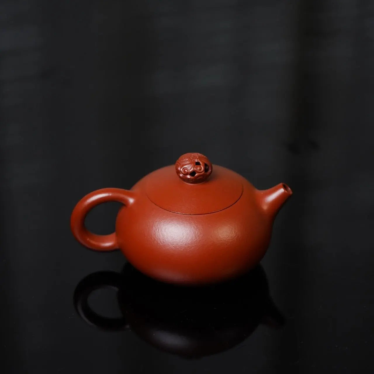 Long Zhu Yu Ru 150cc - Yixing Handmade Teapot 江苏宜兴
