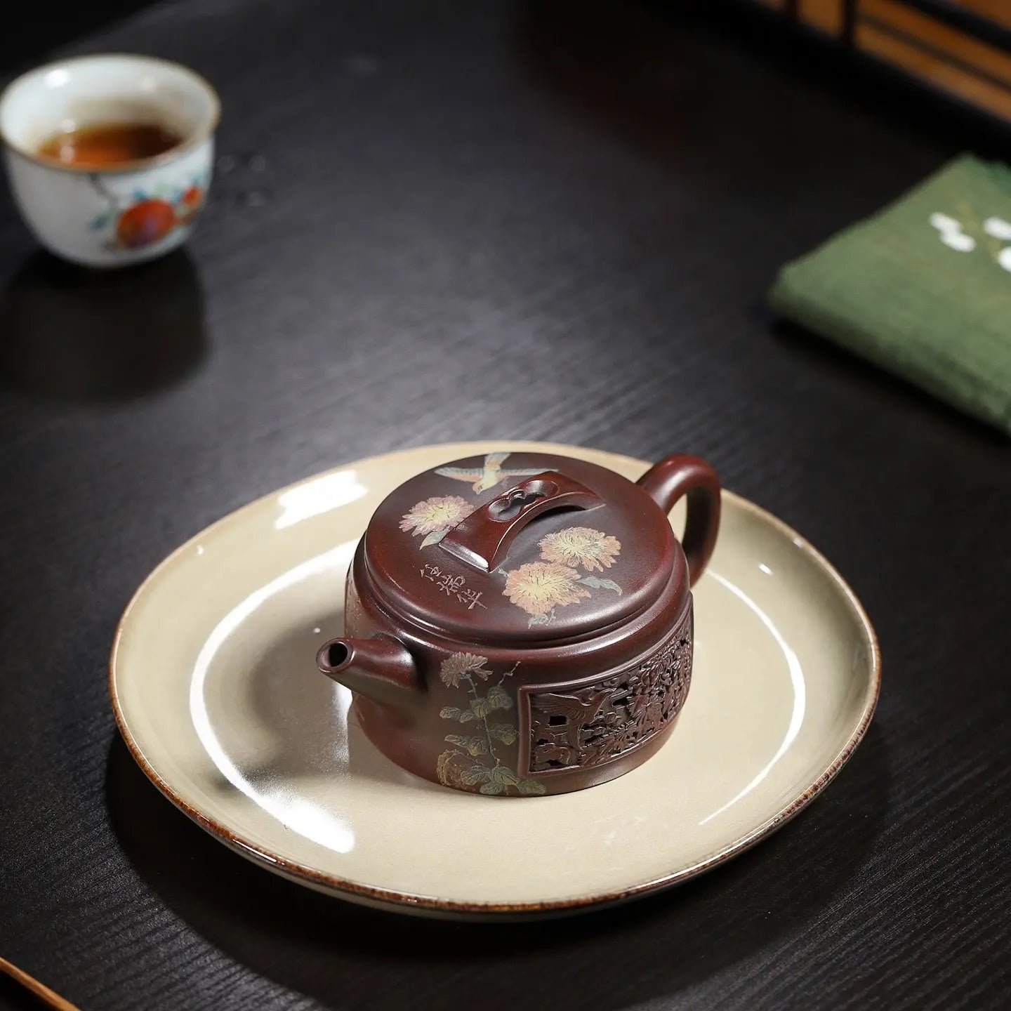 Lou Kong Han Wa 200cc - Yixing Handmade Teapot 江苏宜兴