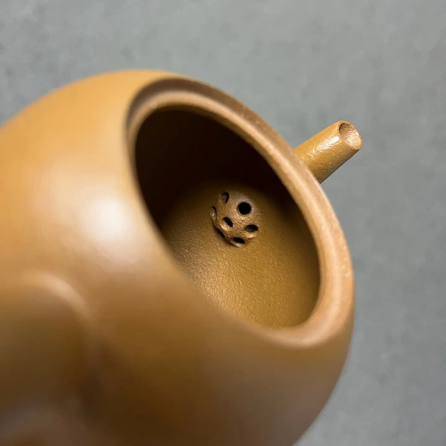Mei Ren Jian 160cc - Yixing Handmade Teapot 江苏宜兴