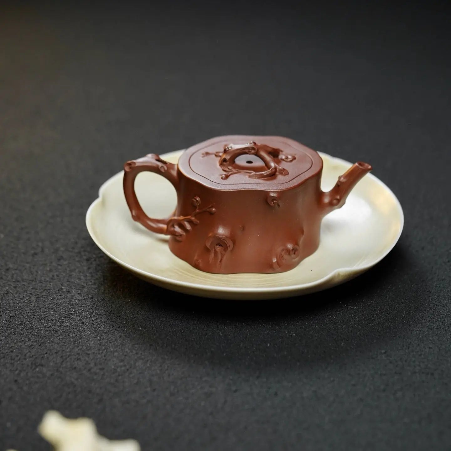 Mei Zhuang 130cc - Yixing Handmade Teapot 江苏宜兴