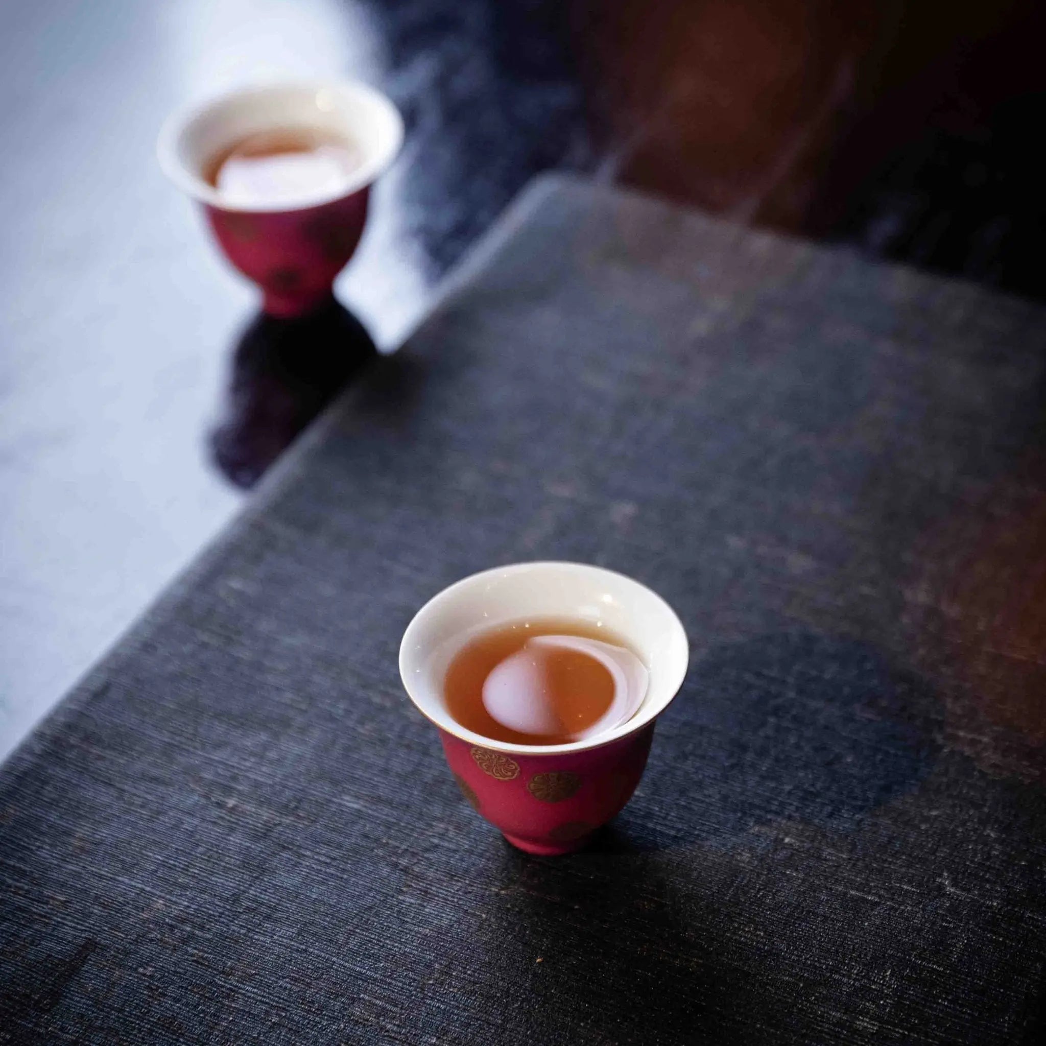 Miao Jin Pi Qiu Hua 120cc - Jing De Zhen Porcelain Gaiwan zycschina