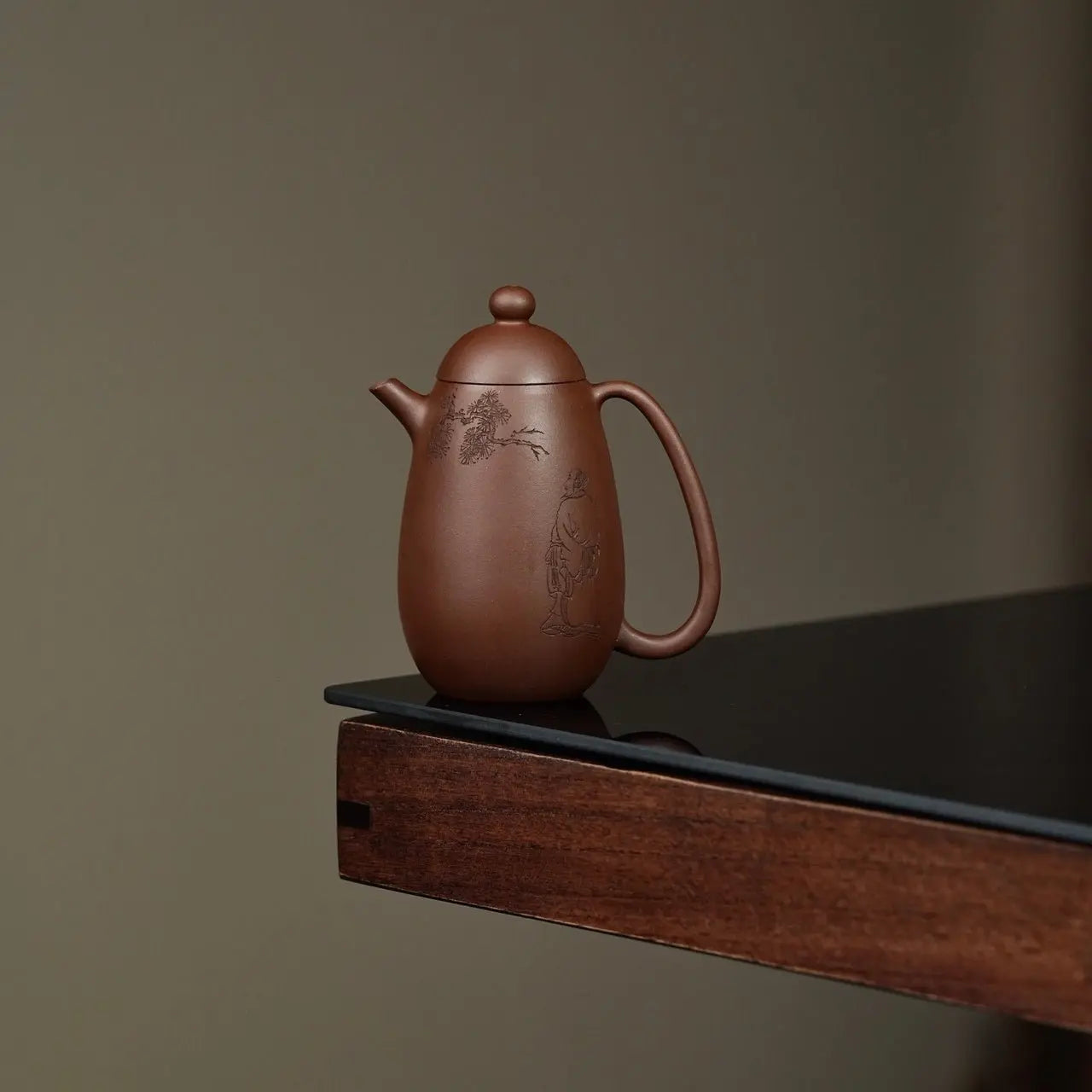 Ming Shi Long Dan 140cc - Yixing Handmade Teapot 江苏宜兴