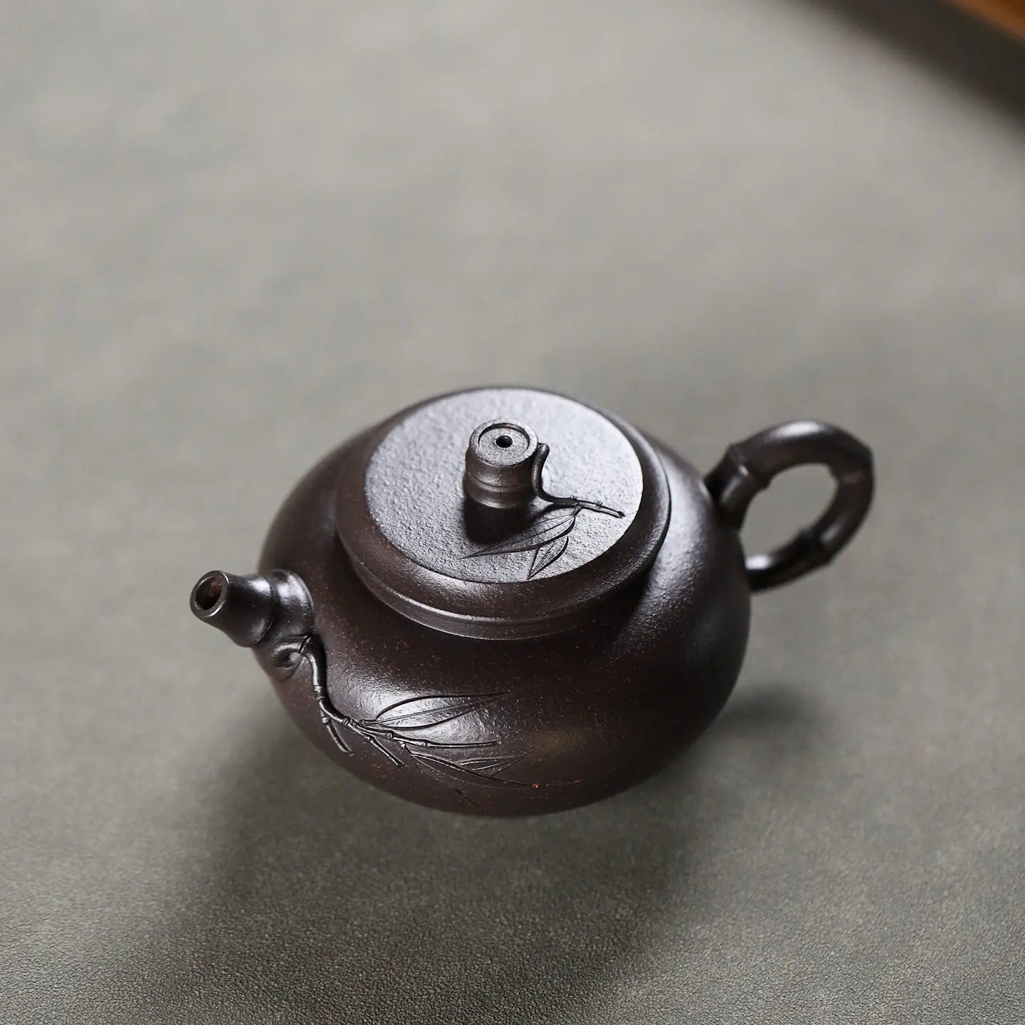 Mo Zhu 220cc - Yixing Handmade Teapot 江苏宜兴