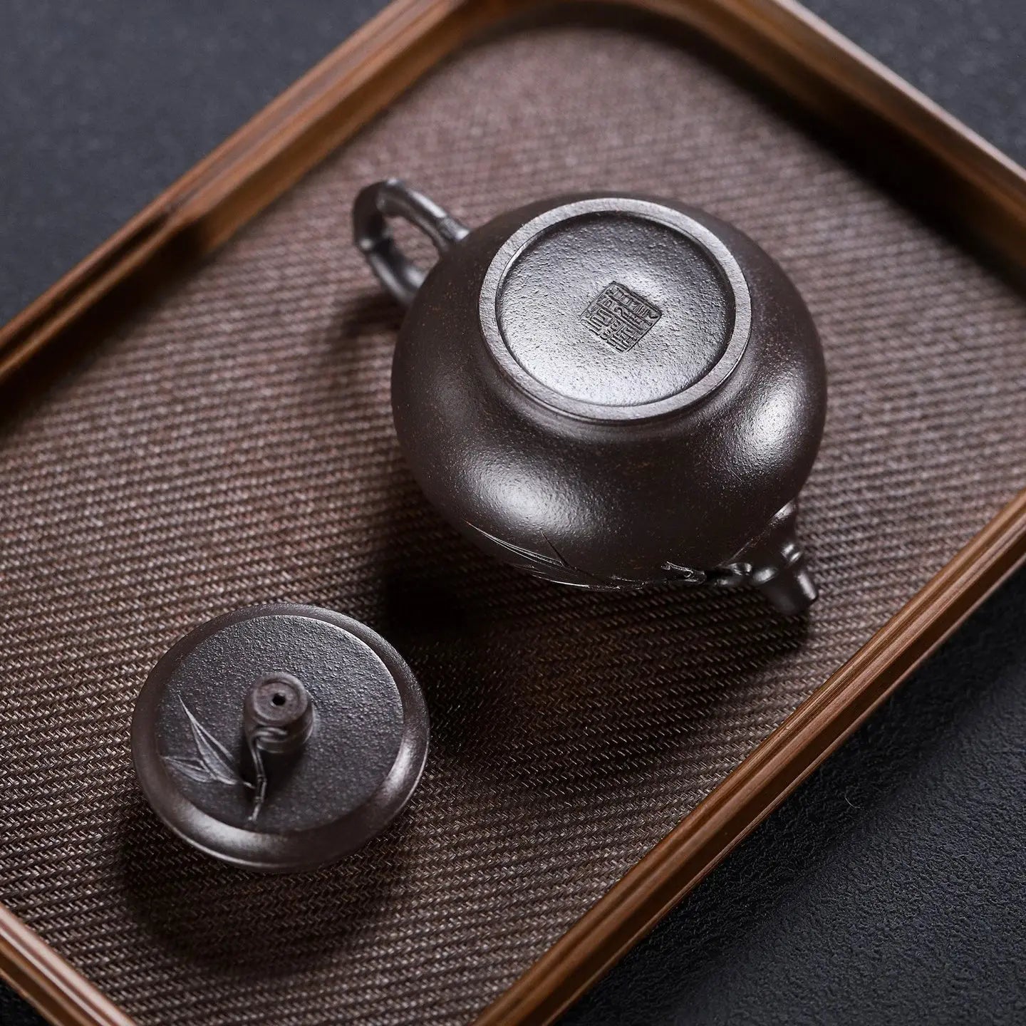 Mo Zhu 220cc - Yixing Handmade Teapot 江苏宜兴
