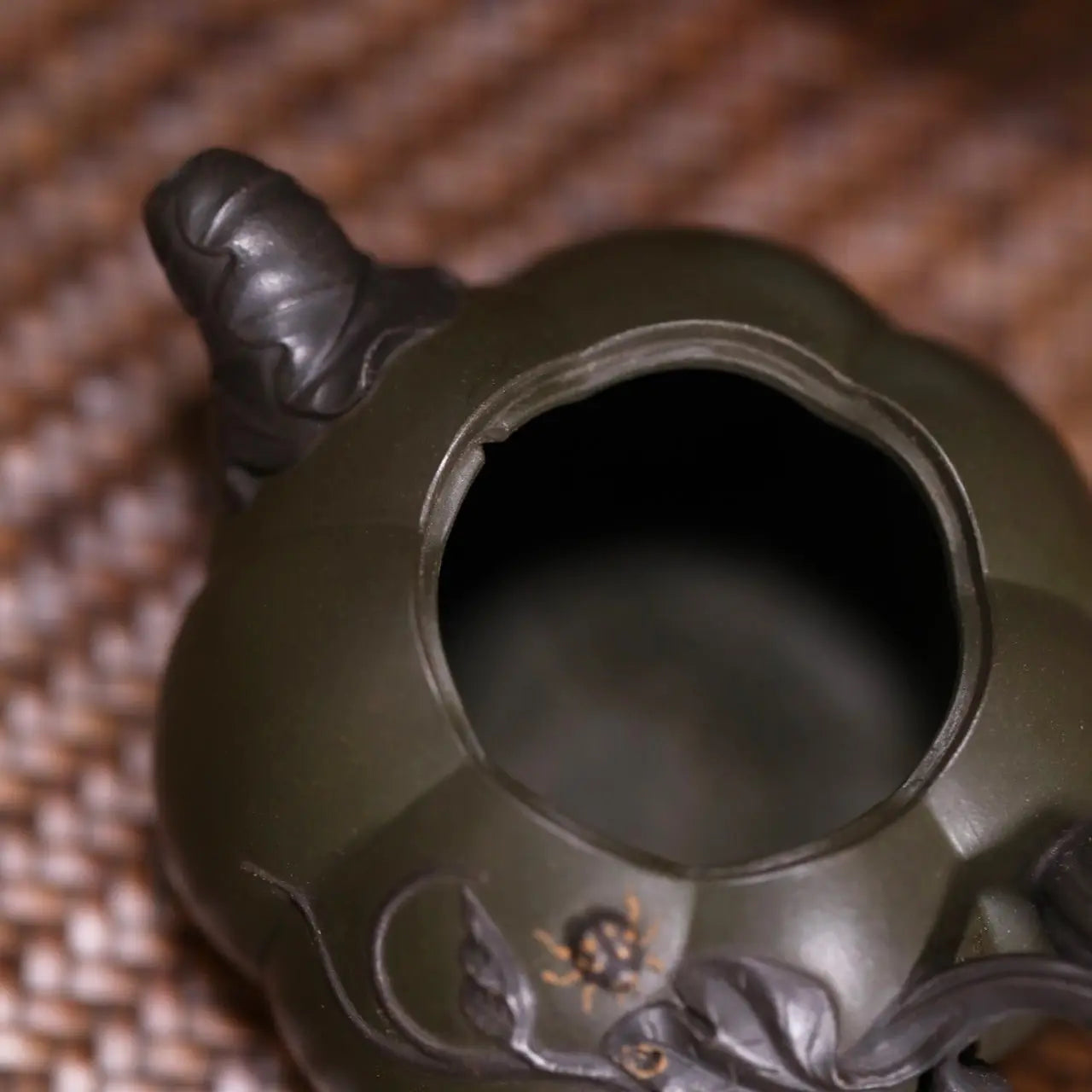 Nan Gua 145cc - Yixing Handmade Teapot 江苏宜兴