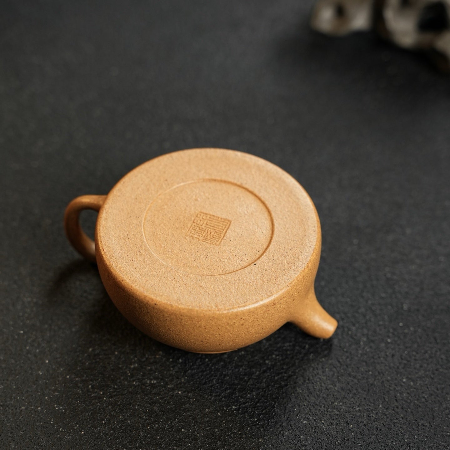 Niu Gai Lian Zi 150cc - Yixing Handmade Teapot 江苏宜兴