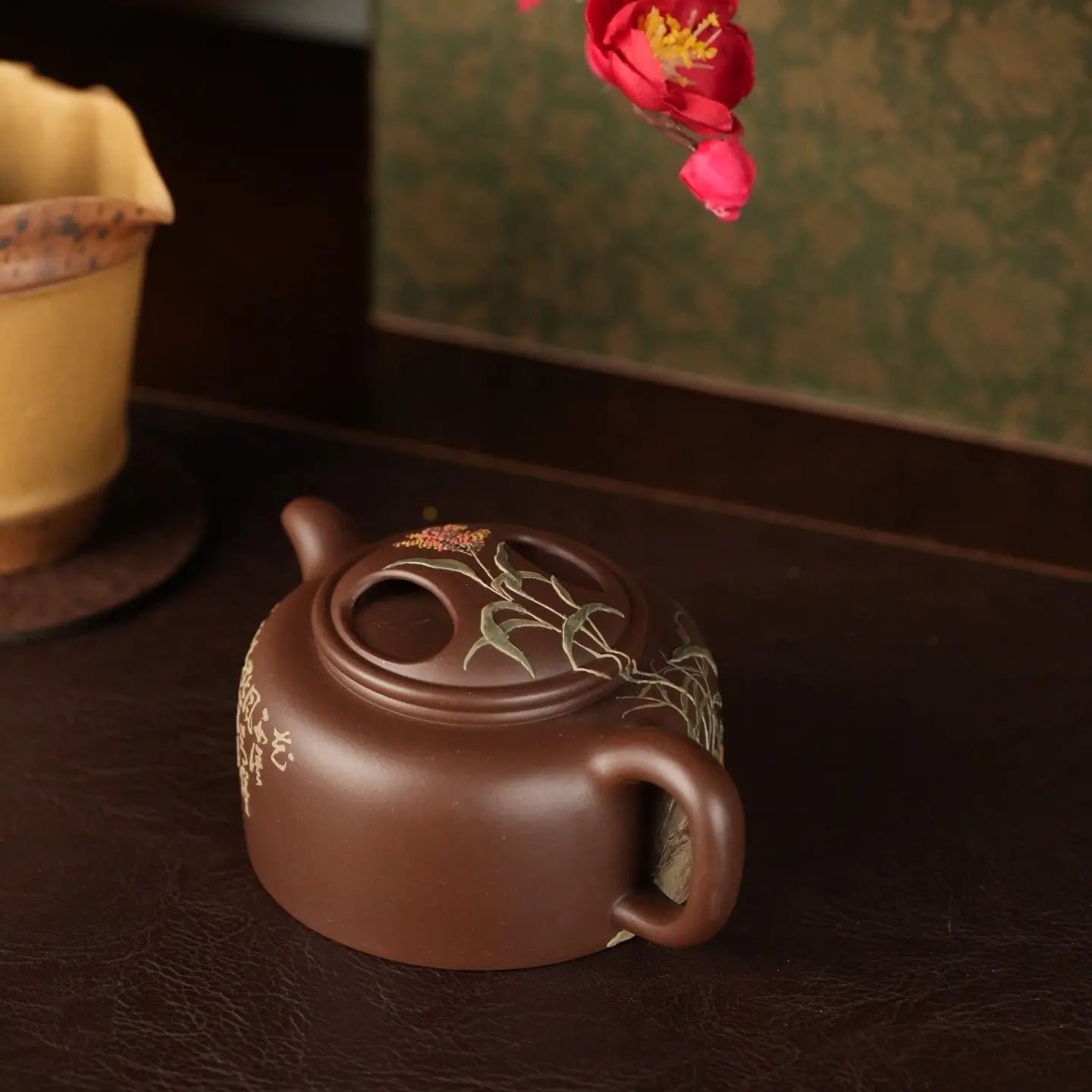 Niu Gai Lian Zi 170cc - Yixing Handmade Teapot 江苏宜兴