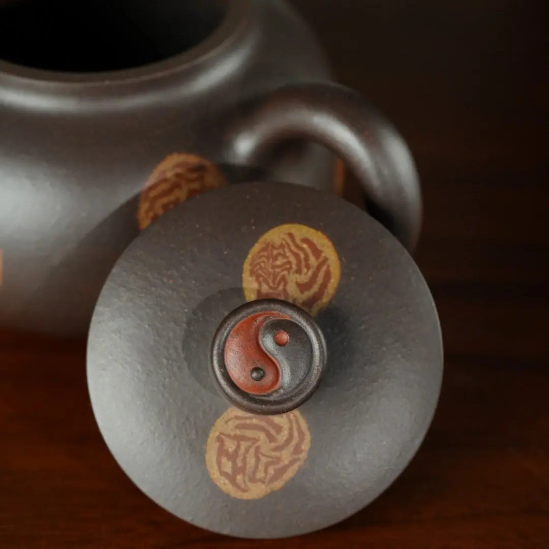 Niu Zhuan Qian Kun 675cc - Yixing Handmade Teapot 【DM for price】 江苏宜兴