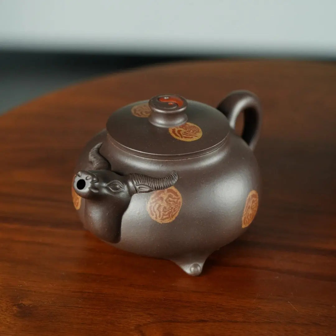 Niu Zhuan Qian Kun 675cc - Yixing Handmade Teapot 【DM for price】 江苏宜兴