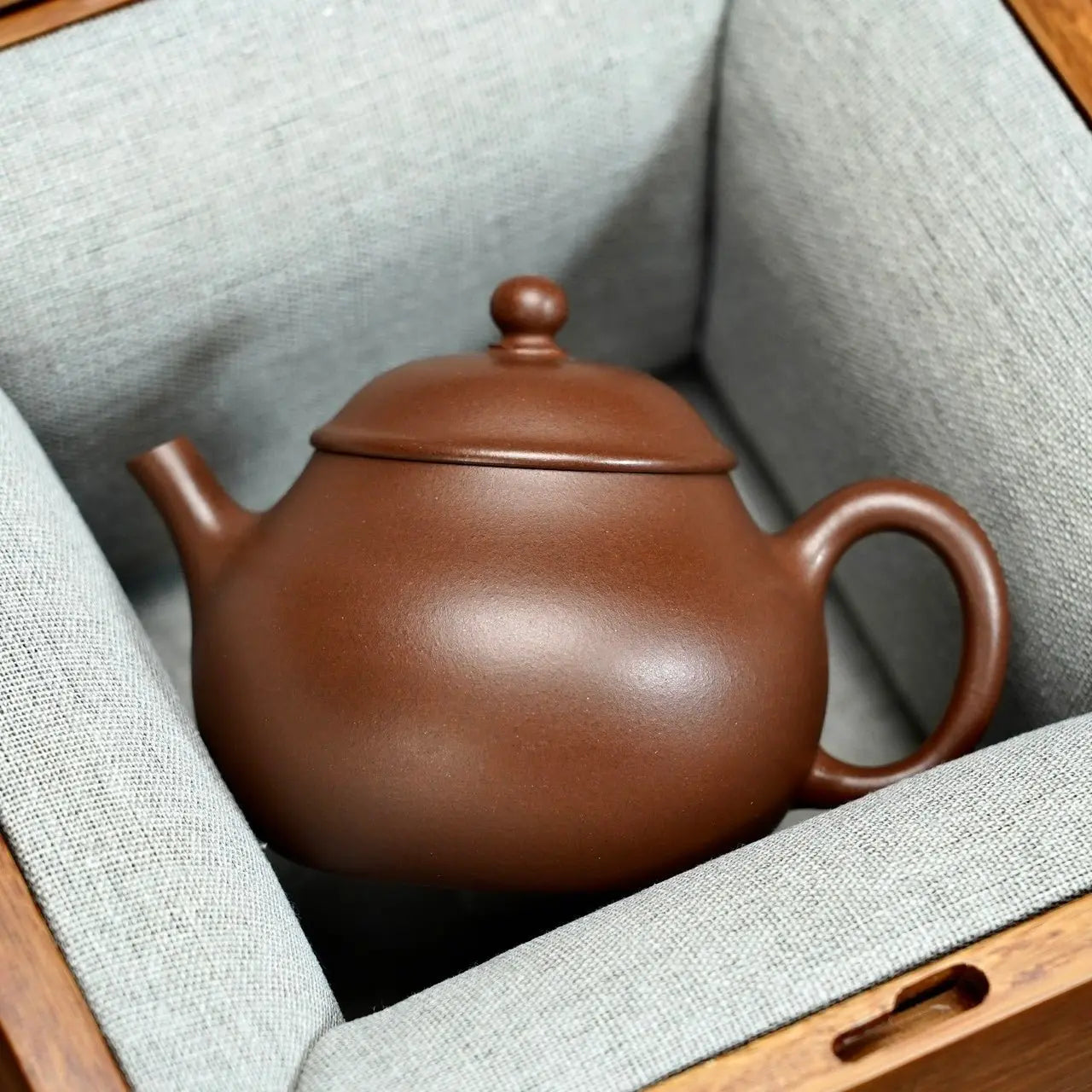 Pan Hu 150cc - Yixing Handmade Teapot 江苏宜兴