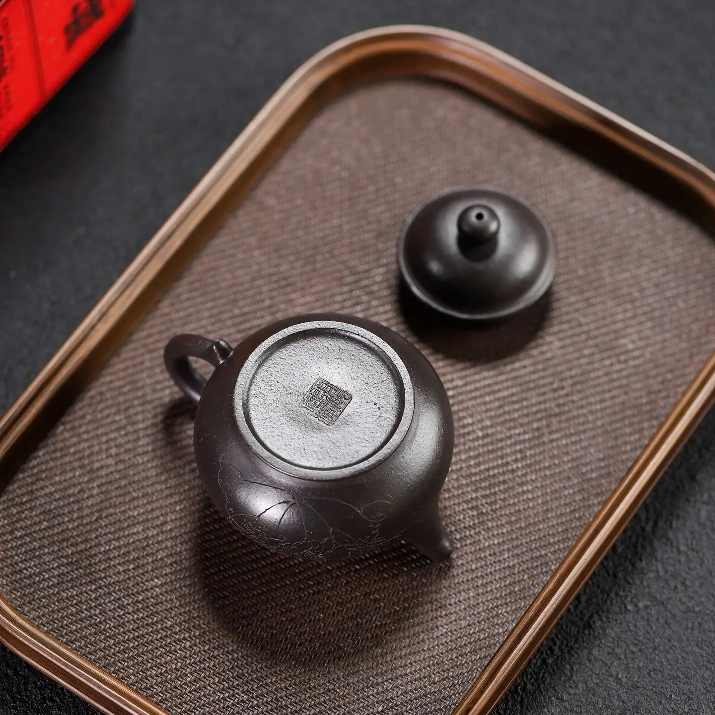 Pan Hu 200cc - Yixing Handmade Teapot 江苏宜兴