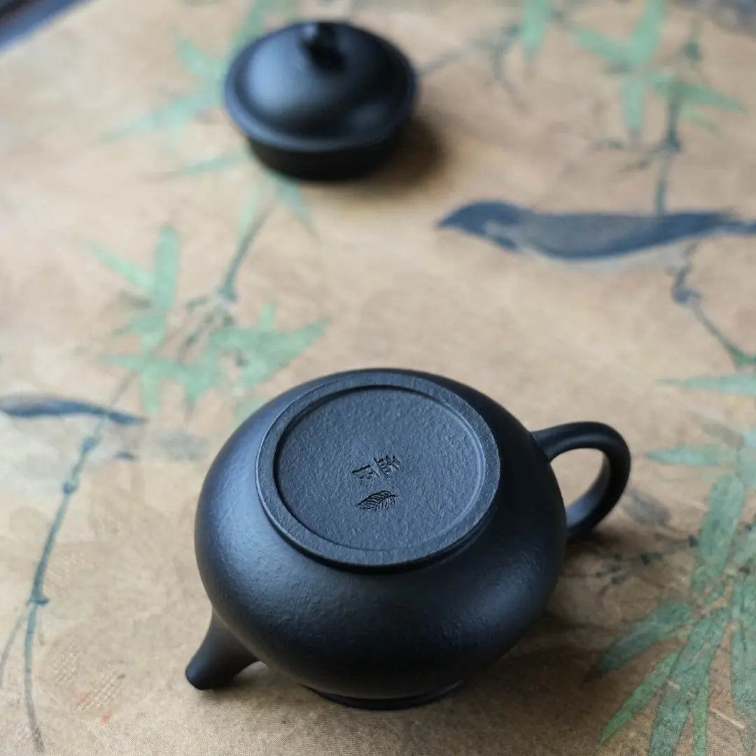 Pan Hu 80cc - Yixing Handmade Teapot 江苏宜兴
