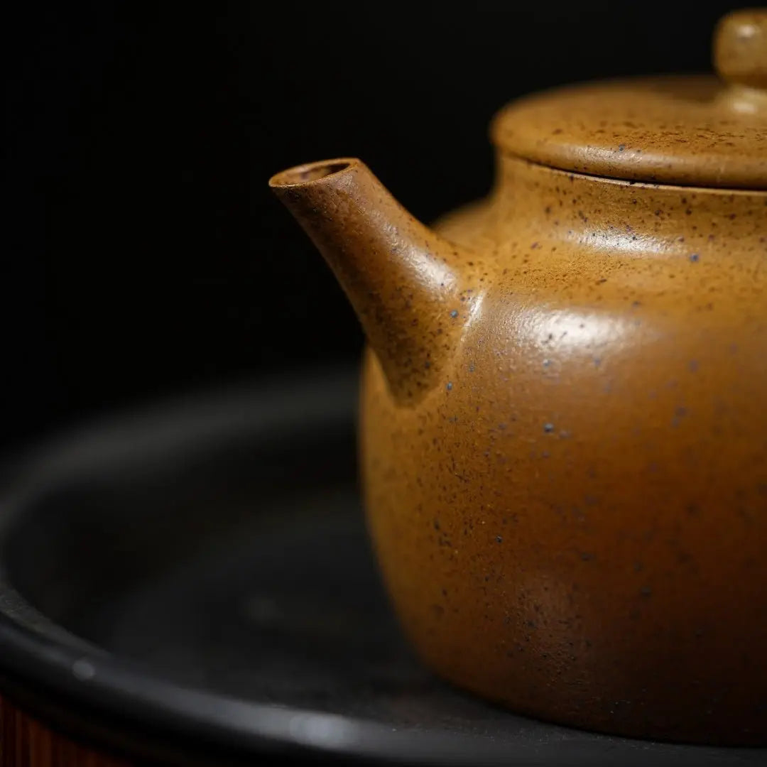 Ping Gai De Zhong 150cc - Yixing Handmade Teapot 江苏宜兴