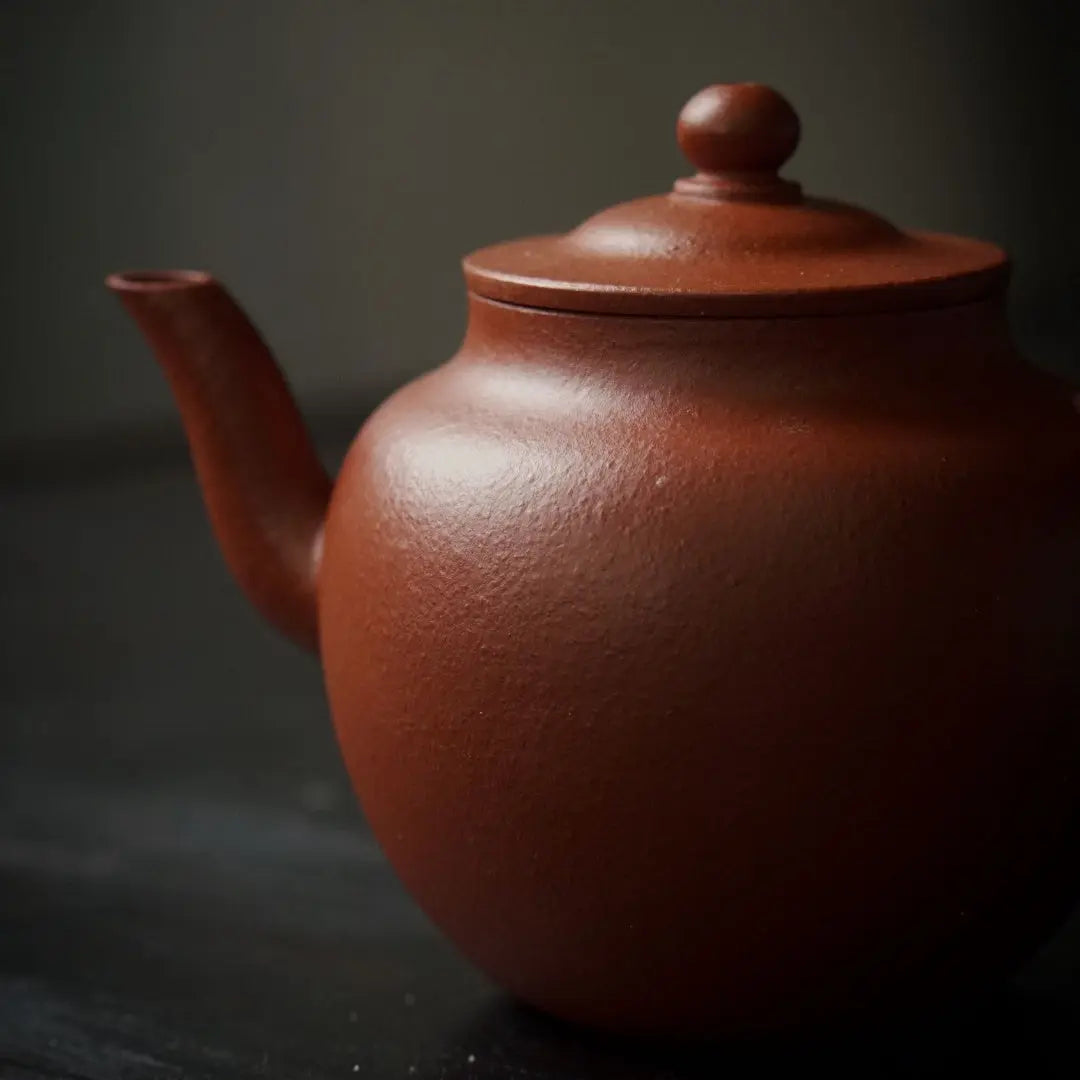 Ping Gai Lian Zi 90cc - Yixing Handmade Teapot 江苏宜兴