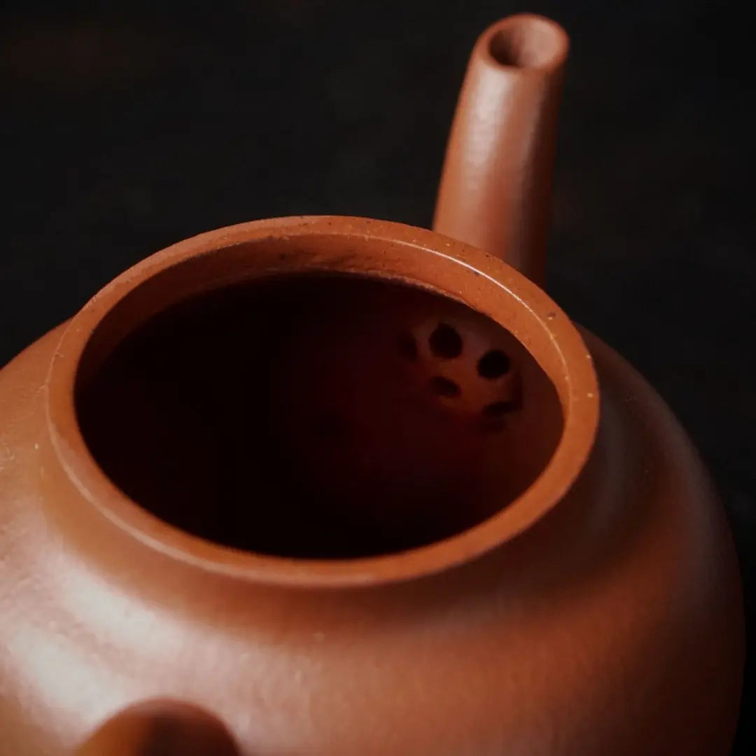 Ping Gai Lian Zi 90cc - Yixing Handmade Teapot 江苏宜兴