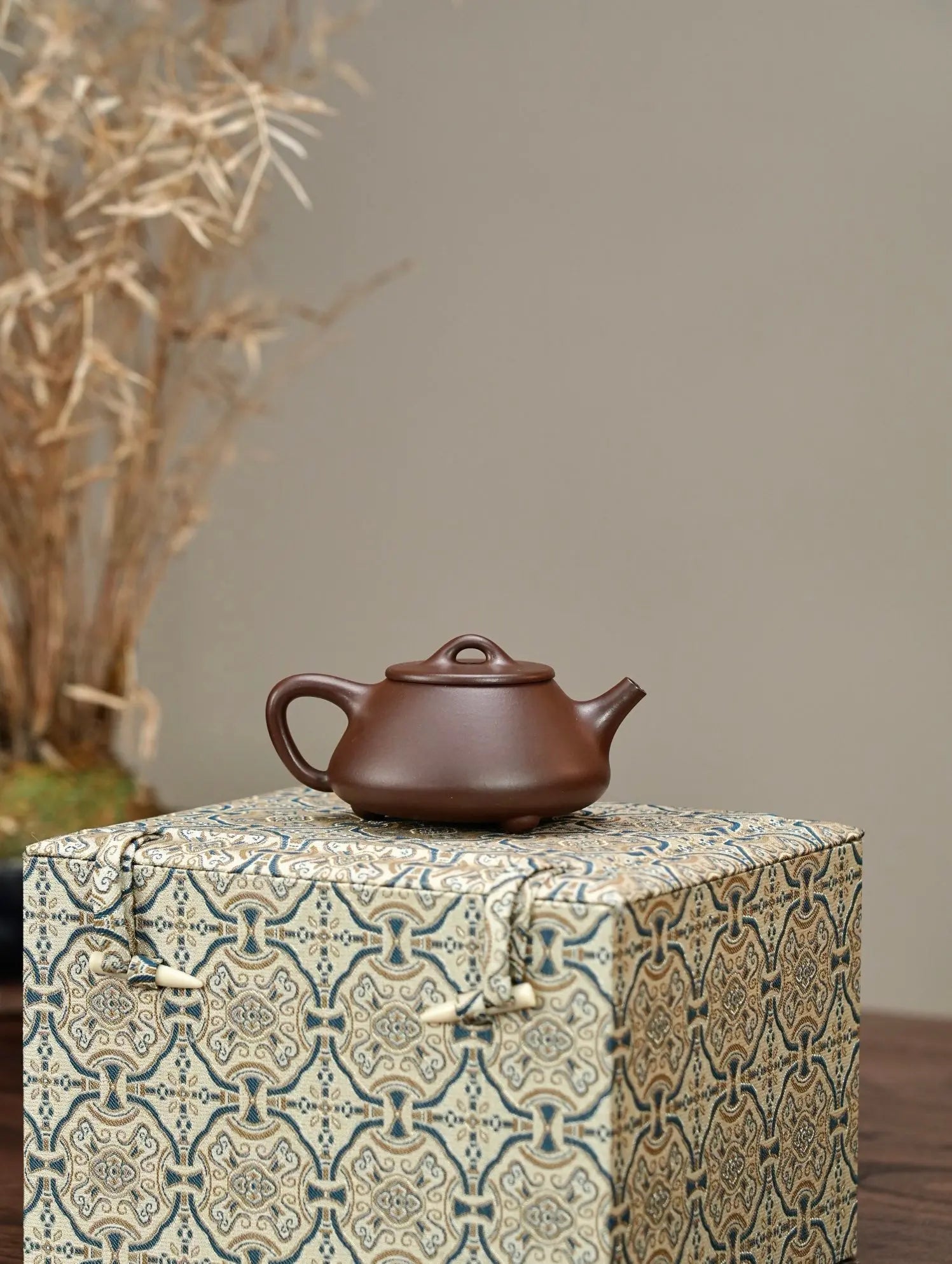 Ping Gai Shi Piao 130cc - Yixing Handmade Teapot 江苏宜兴