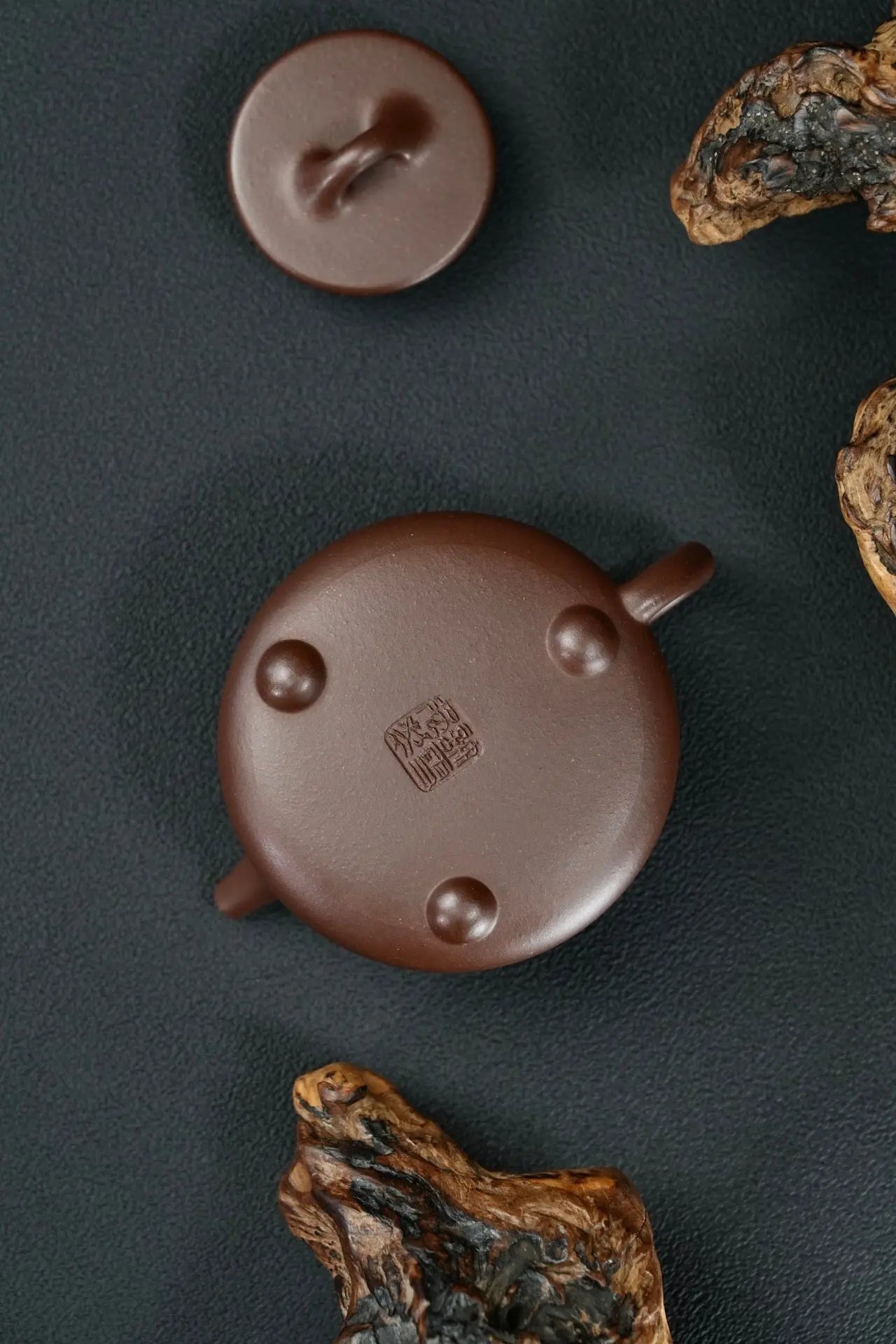 Ping Gai Shi Piao 130cc - Yixing Handmade Teapot 江苏宜兴