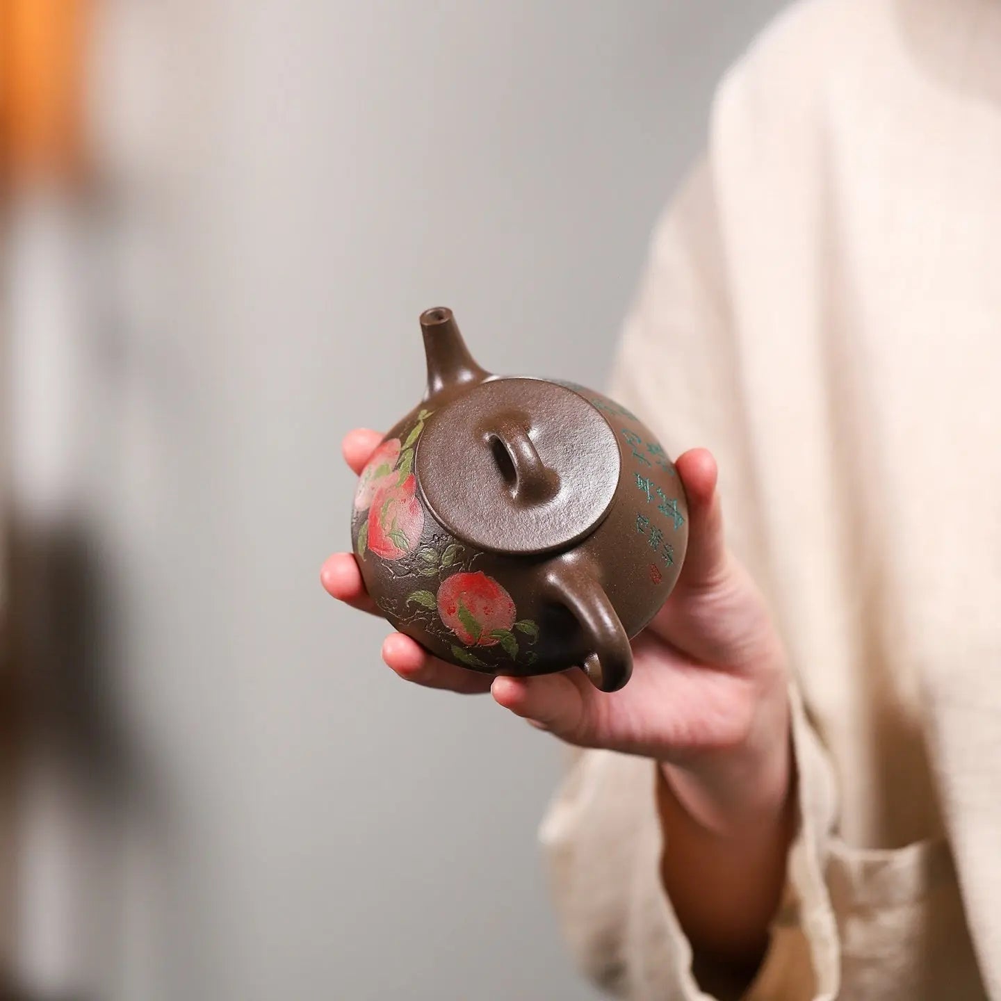 Ping Gai Shi Piao 180cc - Yixing Handmade Teapot 江苏宜兴