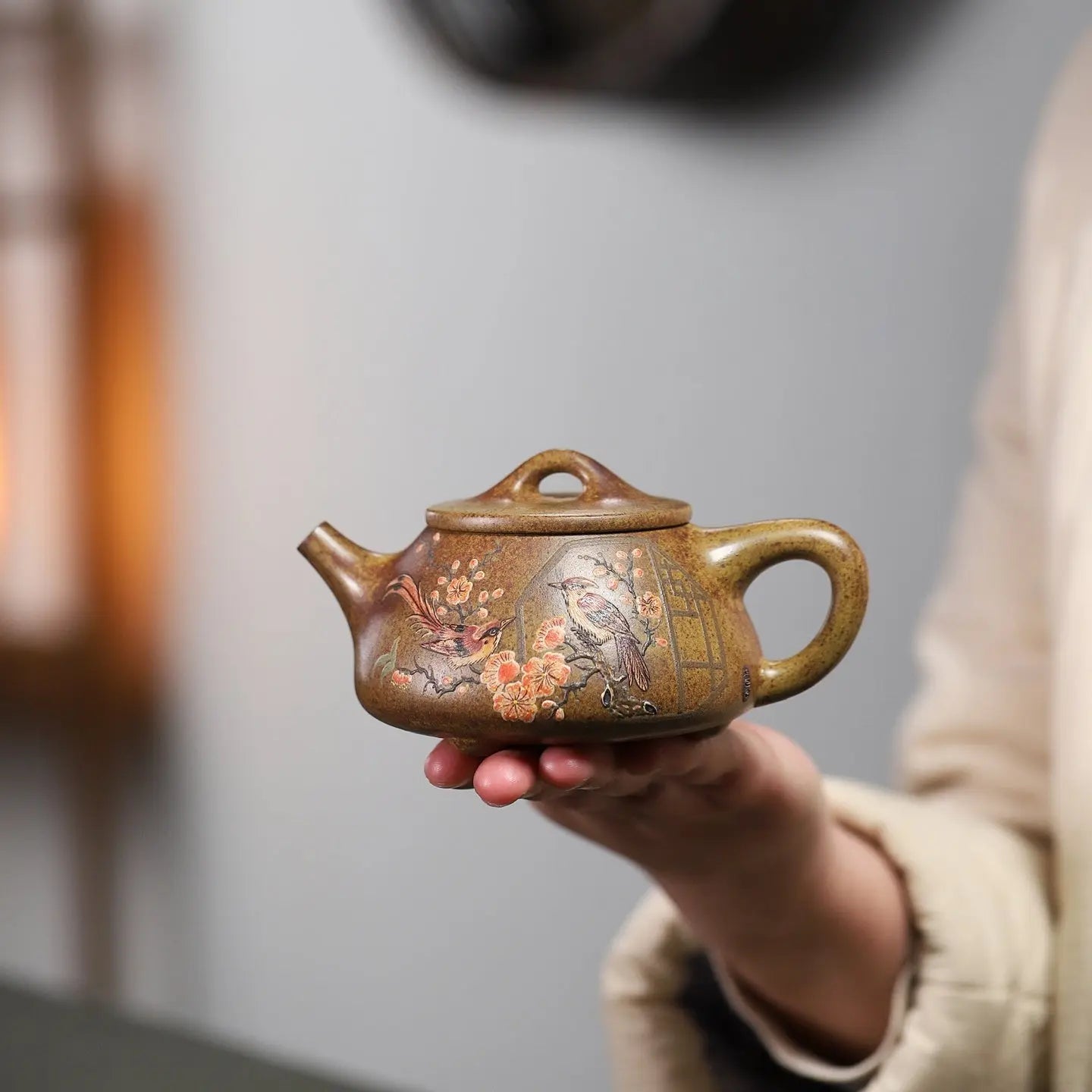 Ping Gai Shi Piao 200cc - Yixing Handmade Teapot 江苏宜兴