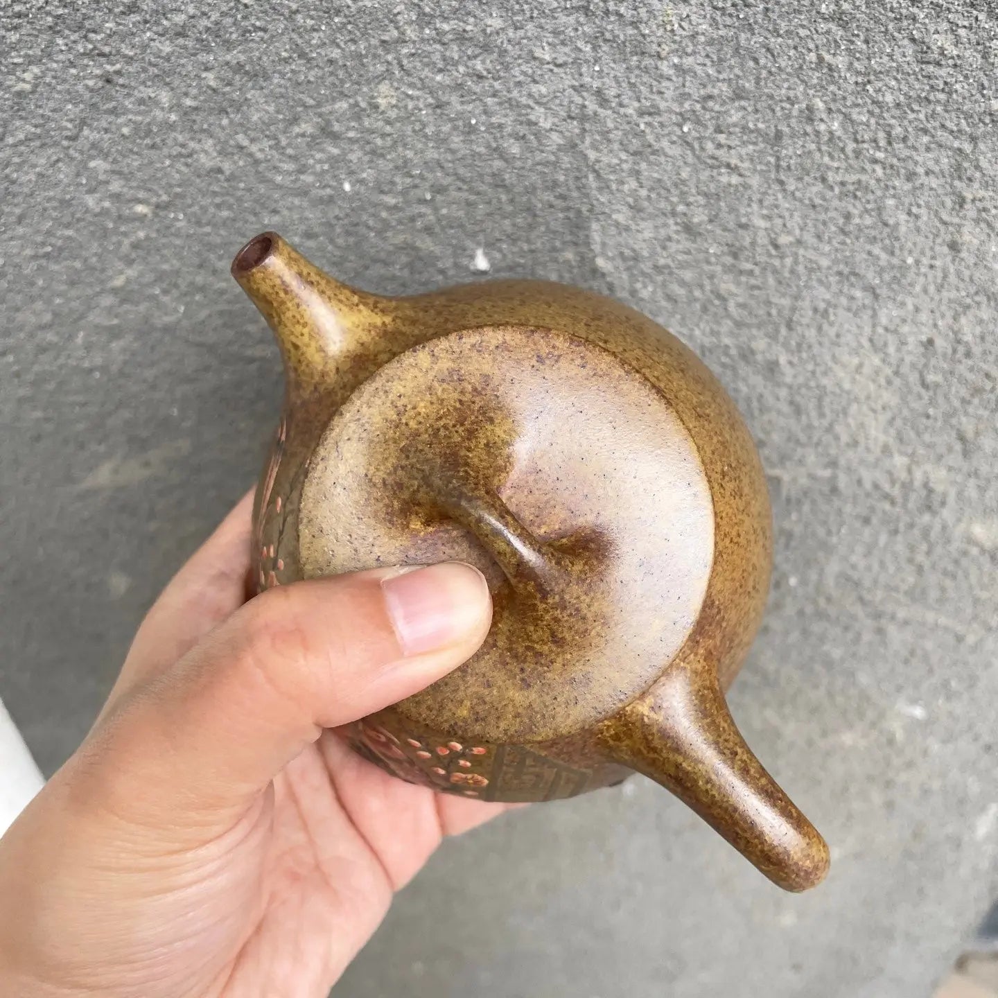 Ping Gai Shi Piao 200cc - Yixing Handmade Teapot 江苏宜兴