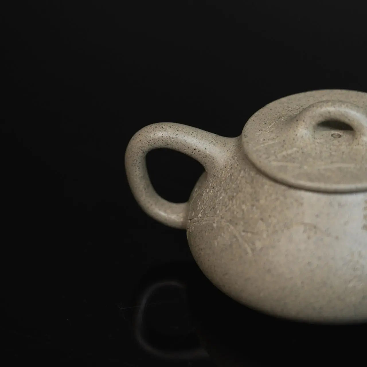 Ping Gai Shi Piao 210cc - Yixing Handmade Teapot 江苏宜兴