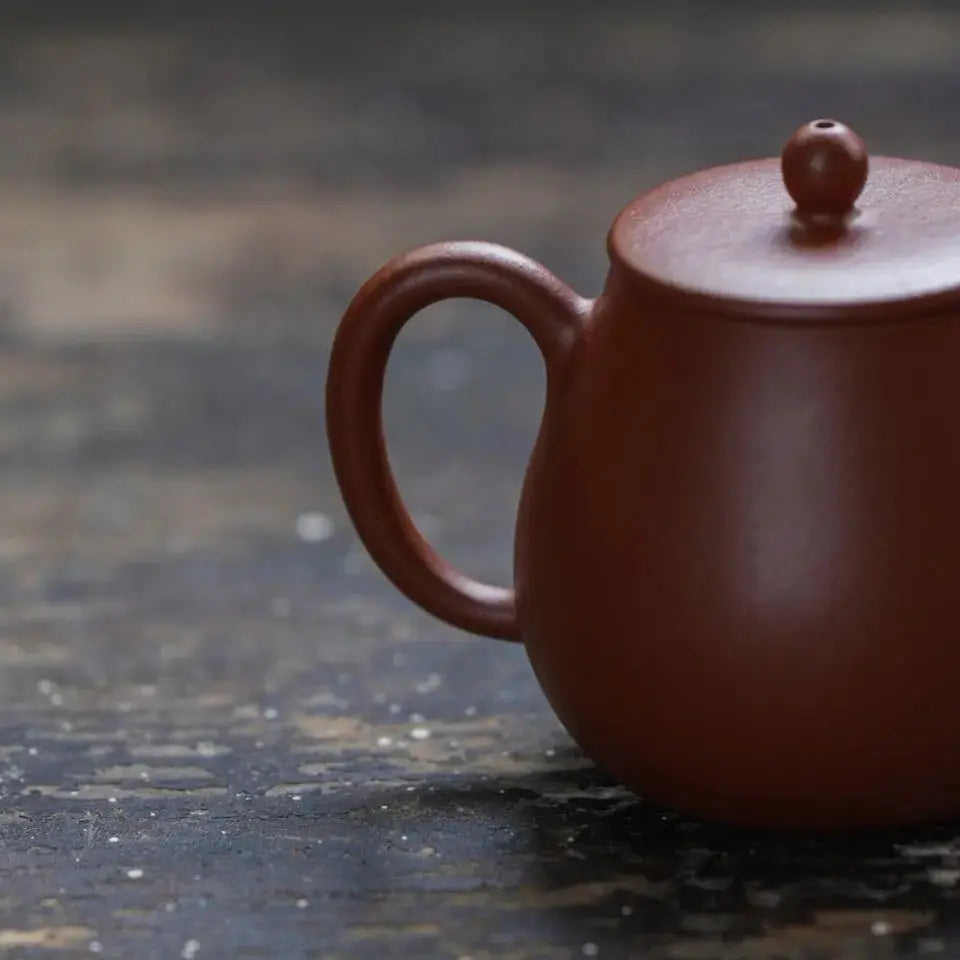 Ping Gai - Yixing Handmade Teapot 江苏宜兴