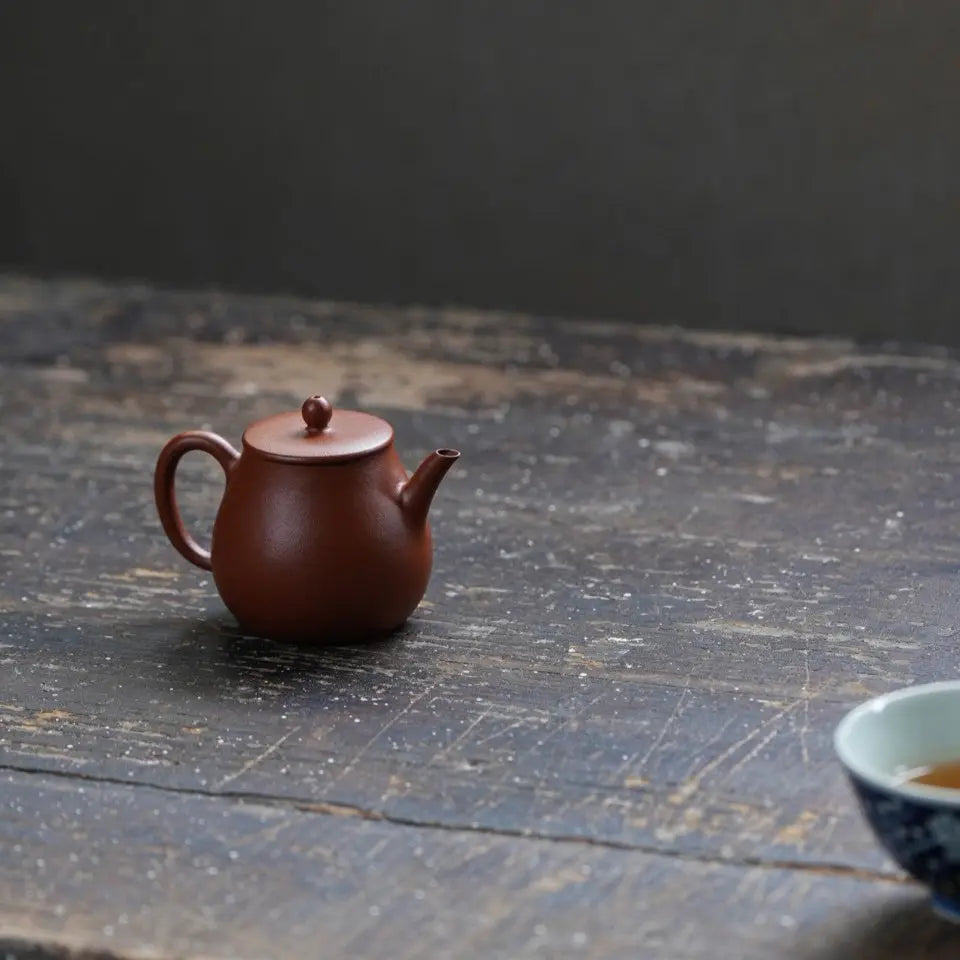 Ping Gai - Yixing Handmade Teapot 江苏宜兴