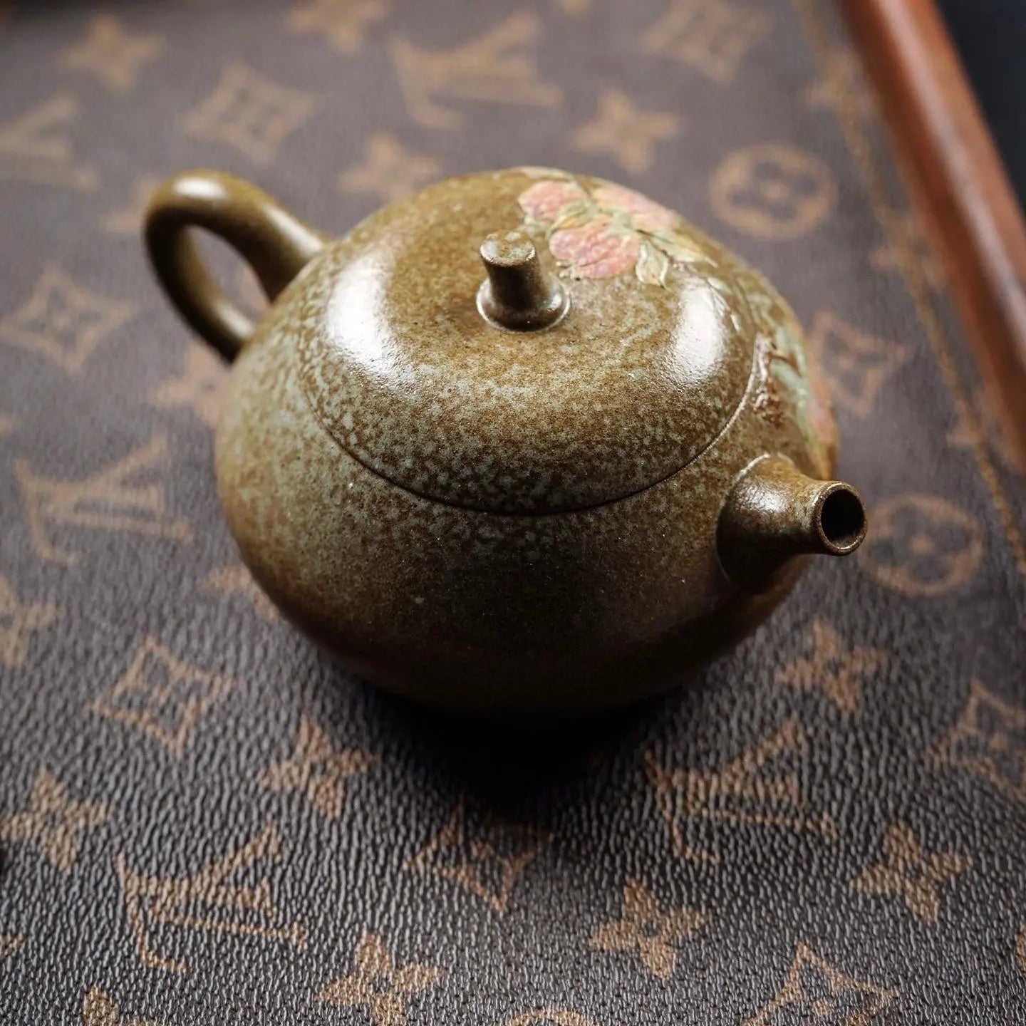 Ping Guo 200cc - Yixing Handmade Teapot 江苏宜兴