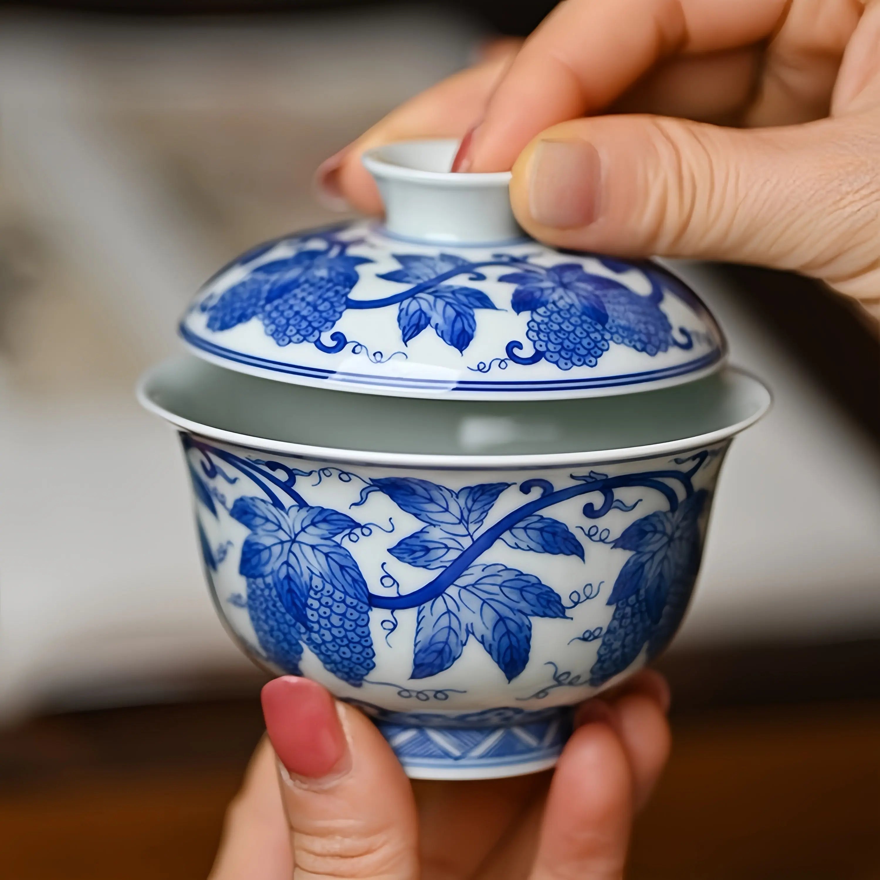 Pu Tao 155cc - Jing De Zhen Porcelain Gaiwan zycschina