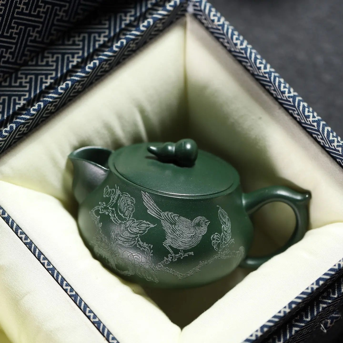 Qing Feng 150cc - Yixing Handmade Teapot 江苏宜兴