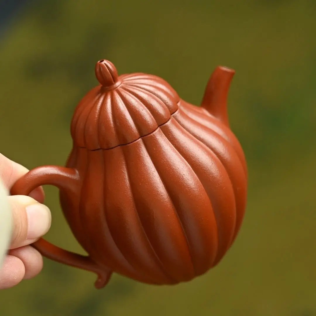 Qiu Shui 140cc - Yixing Handmade Teapot 江苏宜兴