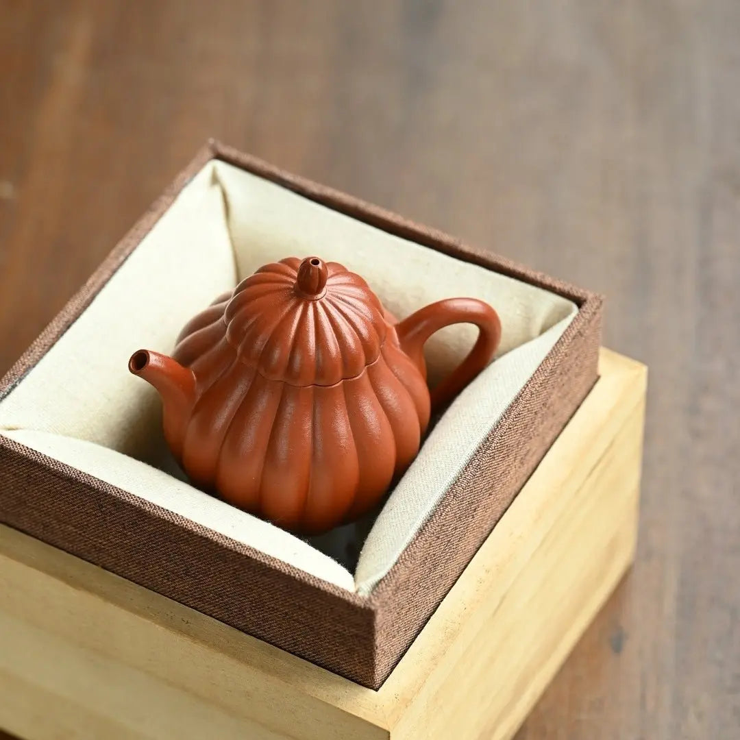 Qiu Shui 140cc - Yixing Handmade Teapot 江苏宜兴