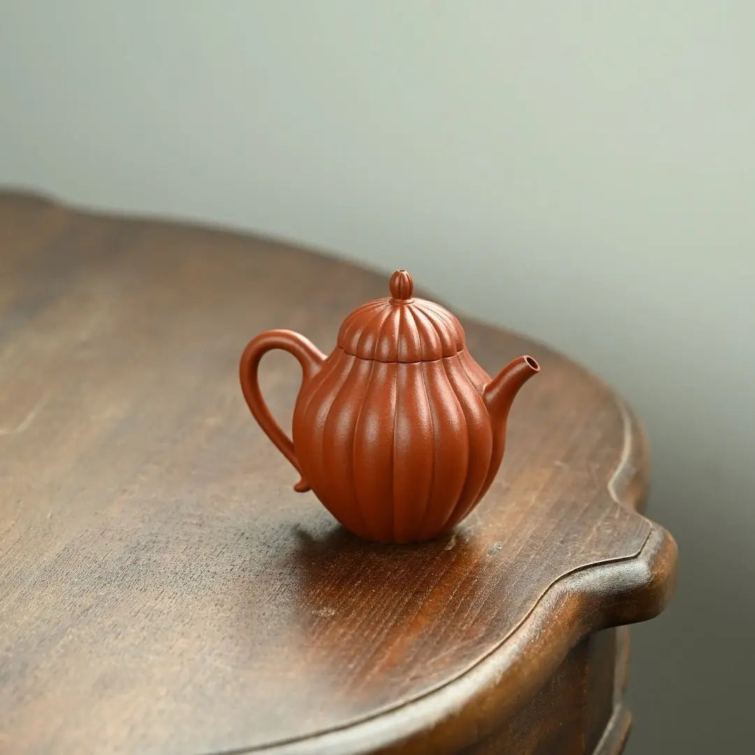 Qiu Shui 140cc - Yixing Handmade Teapot 江苏宜兴