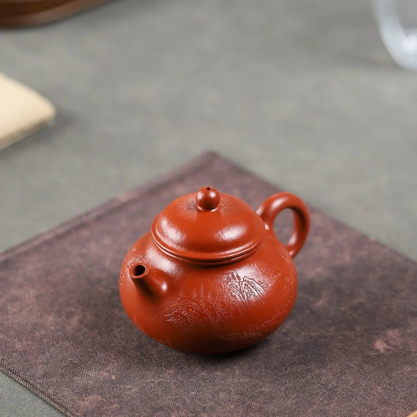 Rong Tian 190cc - Yixing Handmade Teapot 江苏宜兴