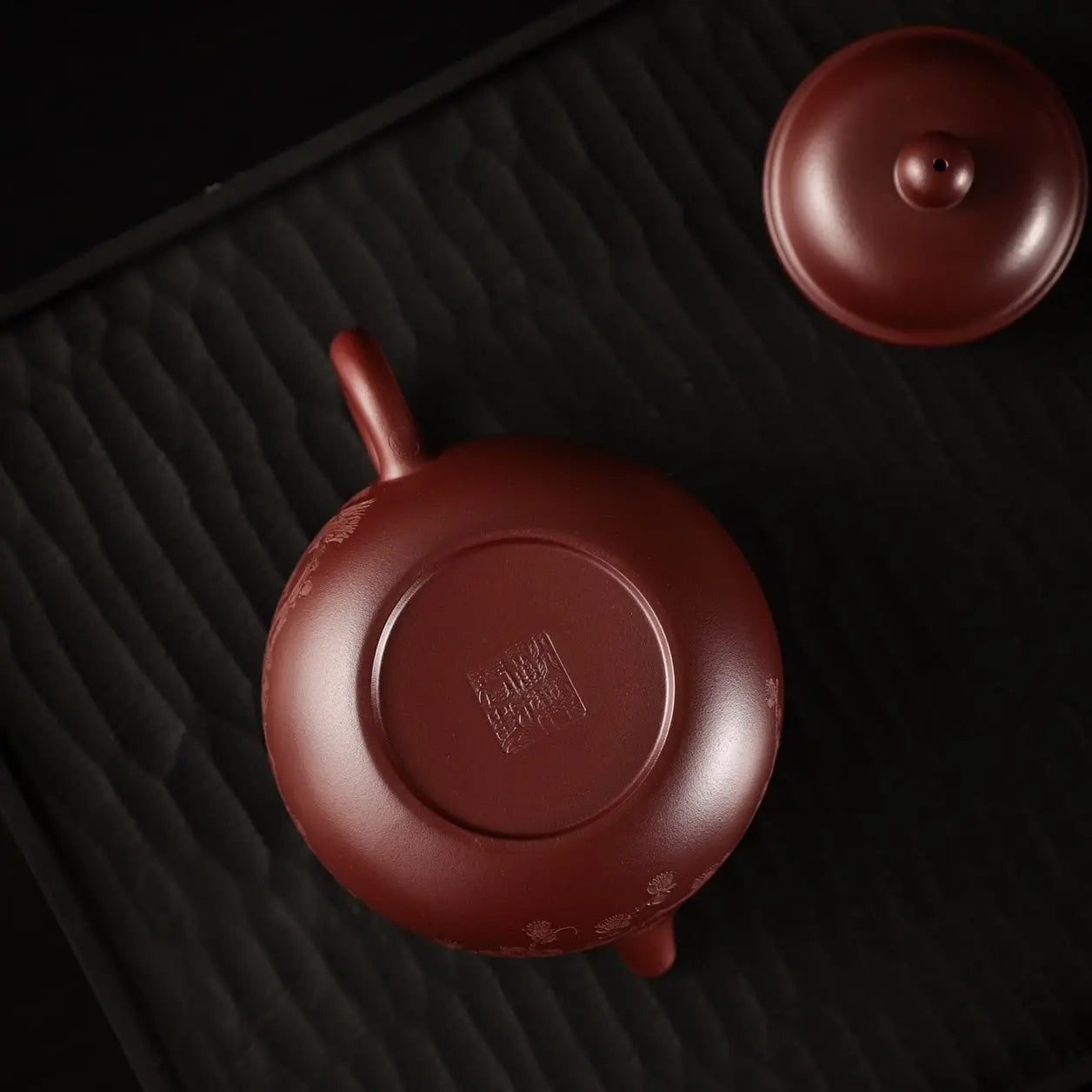 Rong Tian 200cc - Yixing Handmade Teapot 江苏宜兴